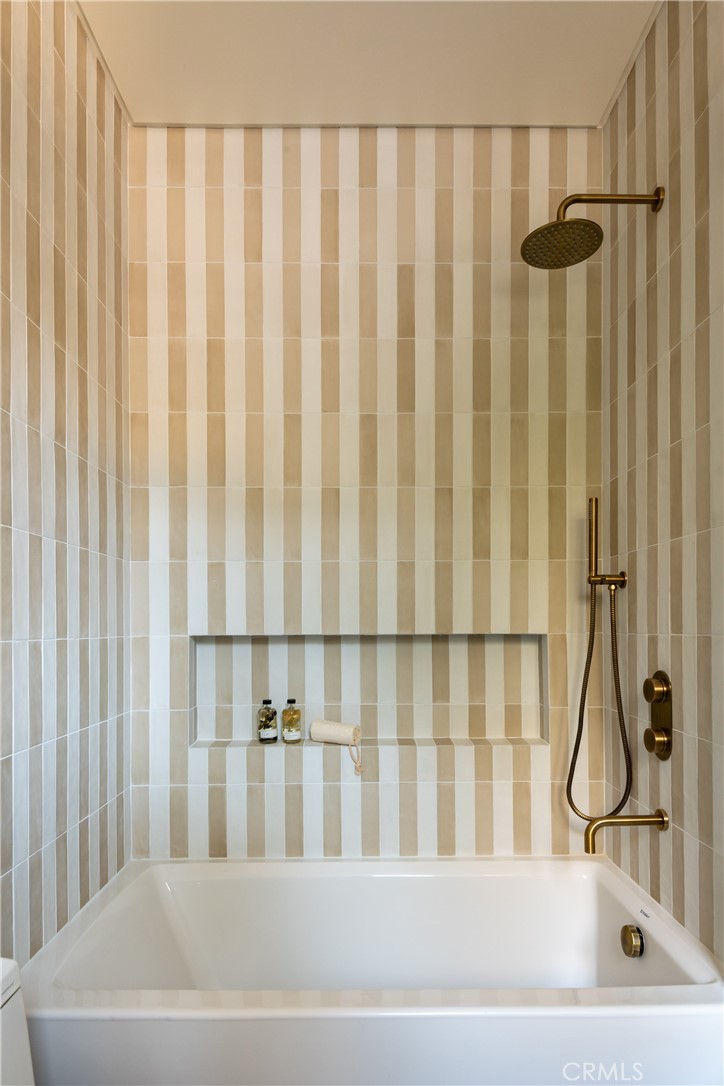 Sherman Oaks, California, 91423, United States, 6 Bedrooms Bedrooms, ,7 BathroomsBathrooms,Residential,For Sale,1990929