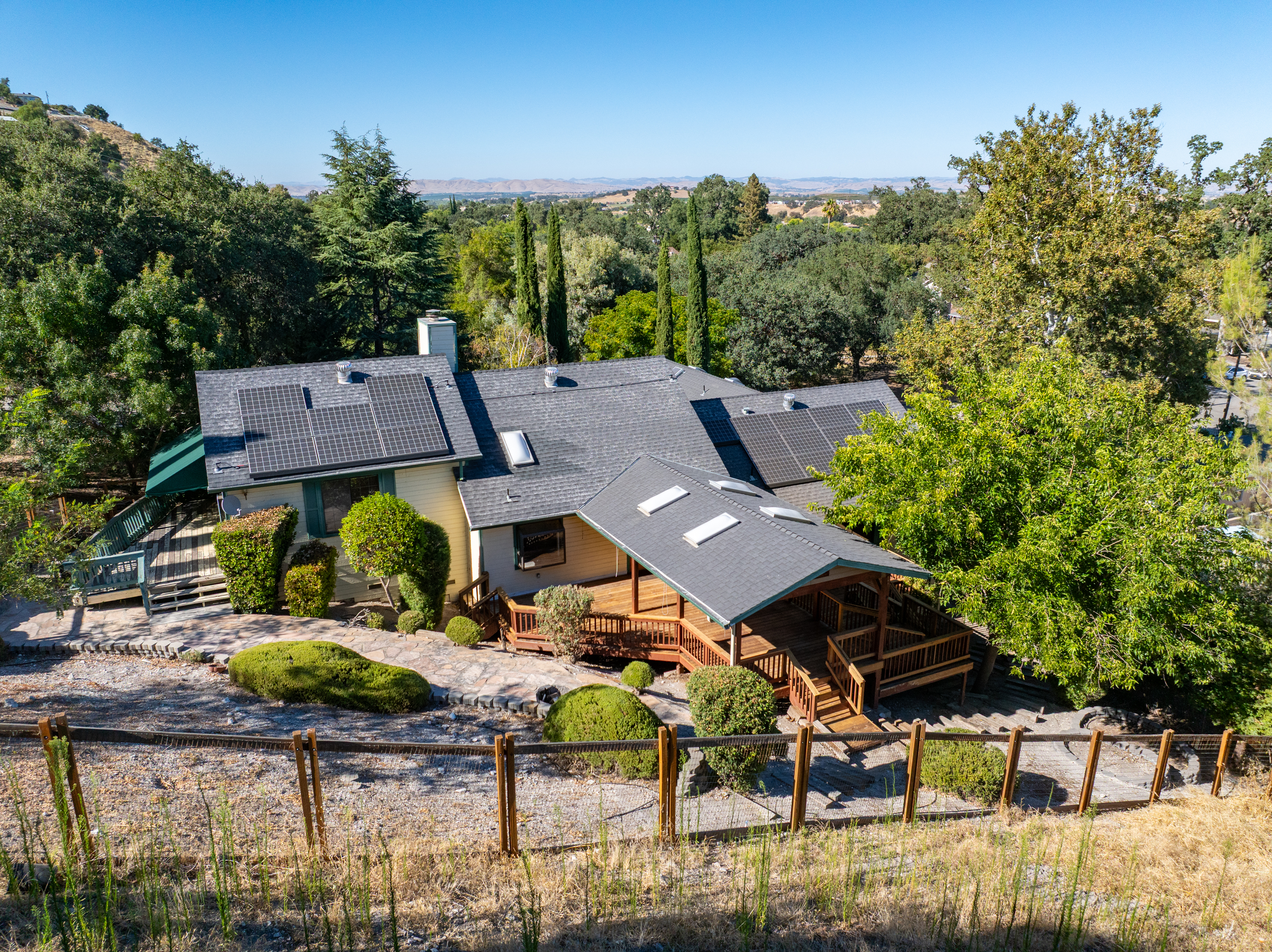  A Custom Multilevel Retreat on the West Side of Paso Robles - 物件實景