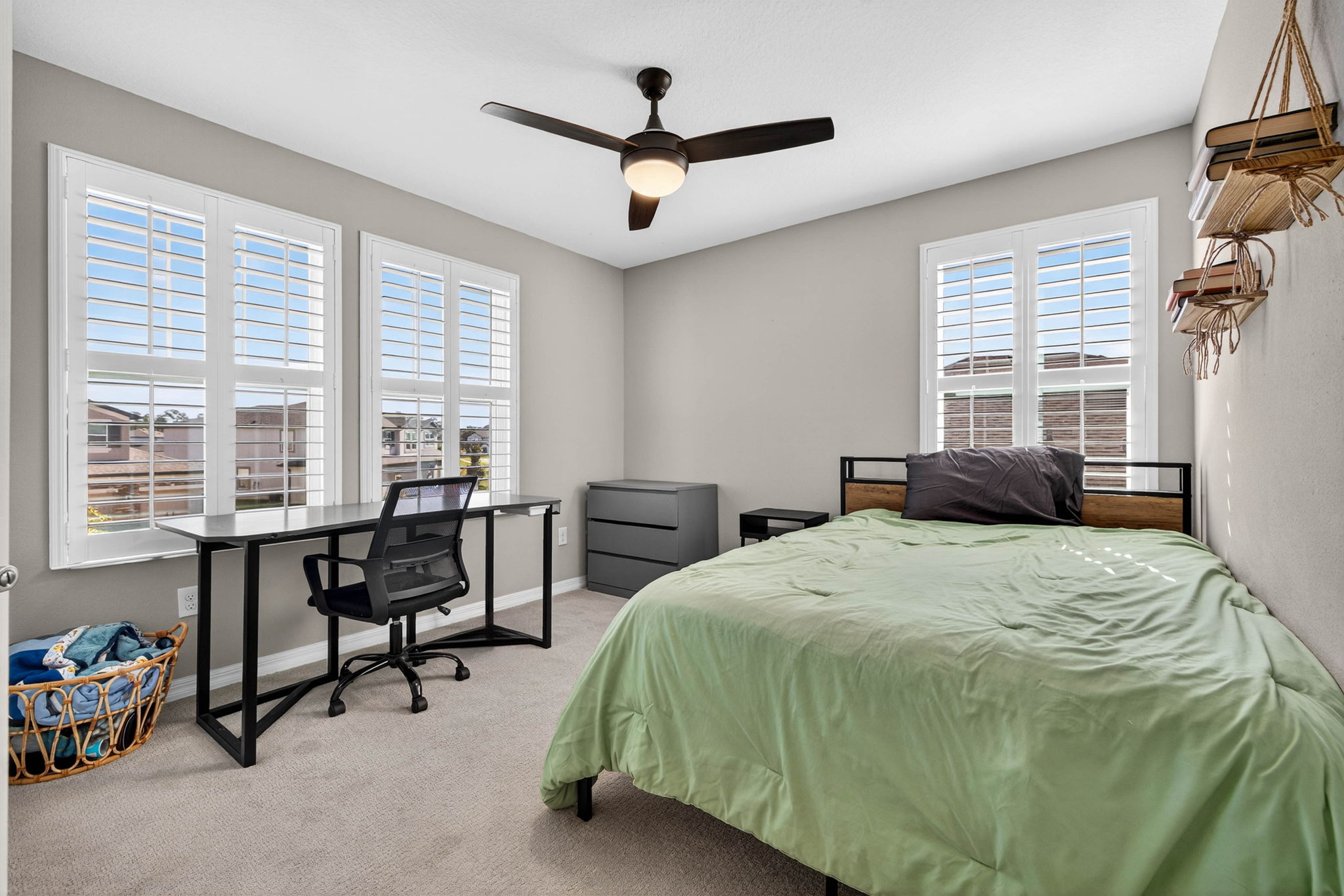 Land O Lakes, Florida, 34637, United States, 5 Bedrooms Bedrooms, ,3 BathroomsBathrooms,Residential,For Sale,1976107