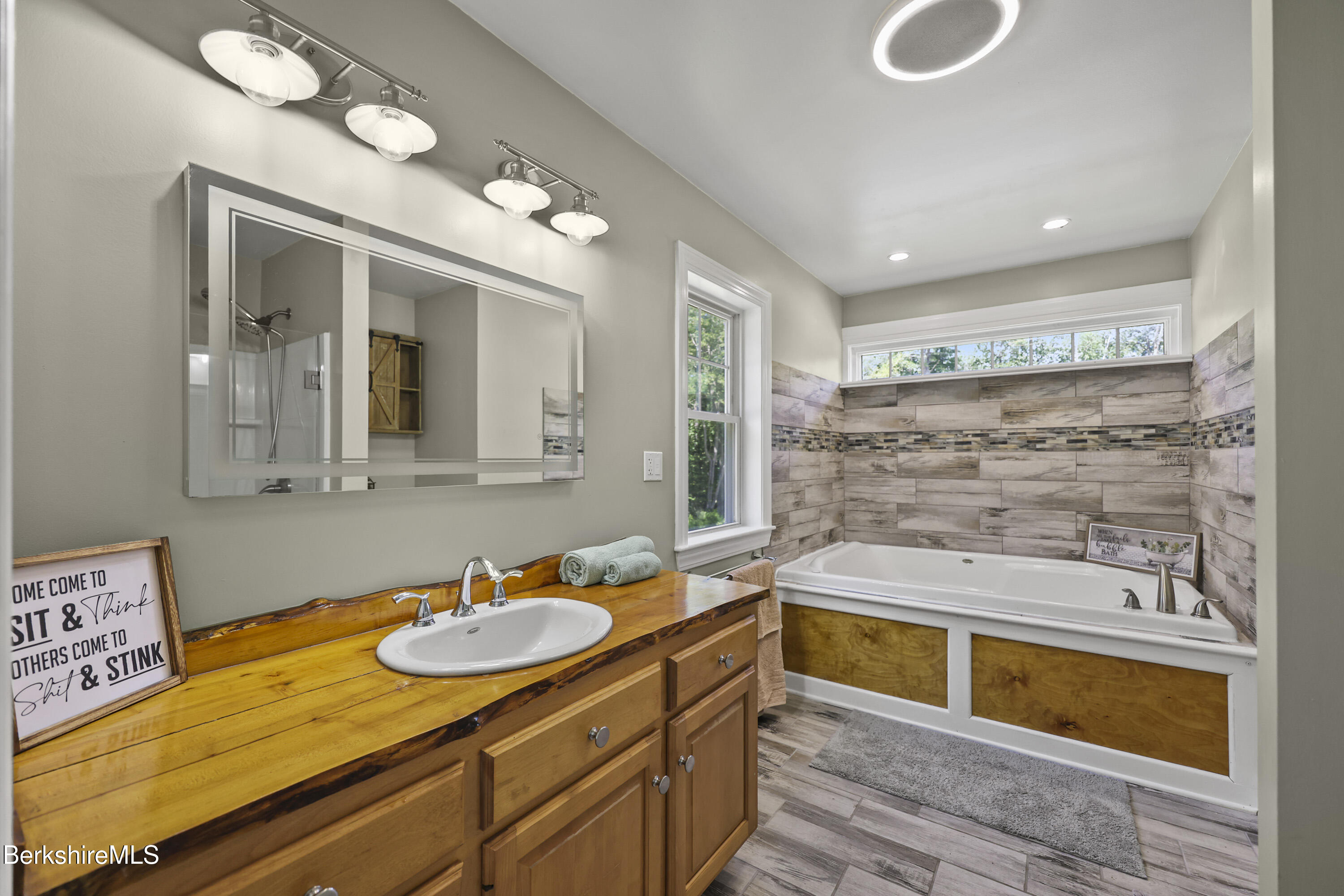 Otis, Massachusetts, 01253, United States, 3 Bedrooms Bedrooms, ,2 BathroomsBathrooms,Residential,For Sale,1980266