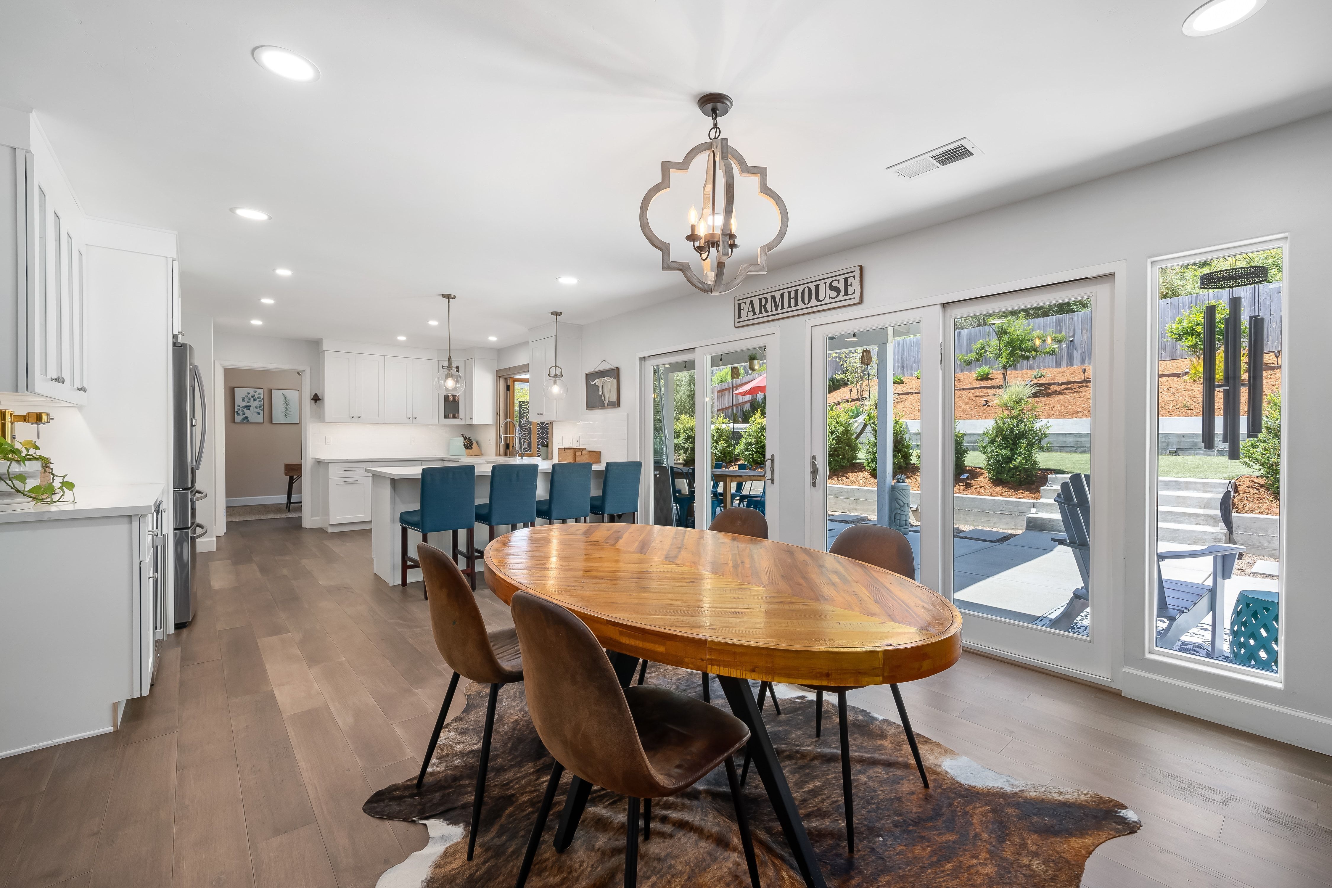  California Coastal Living Meets Modern Farmhouse Design - 物件實景
