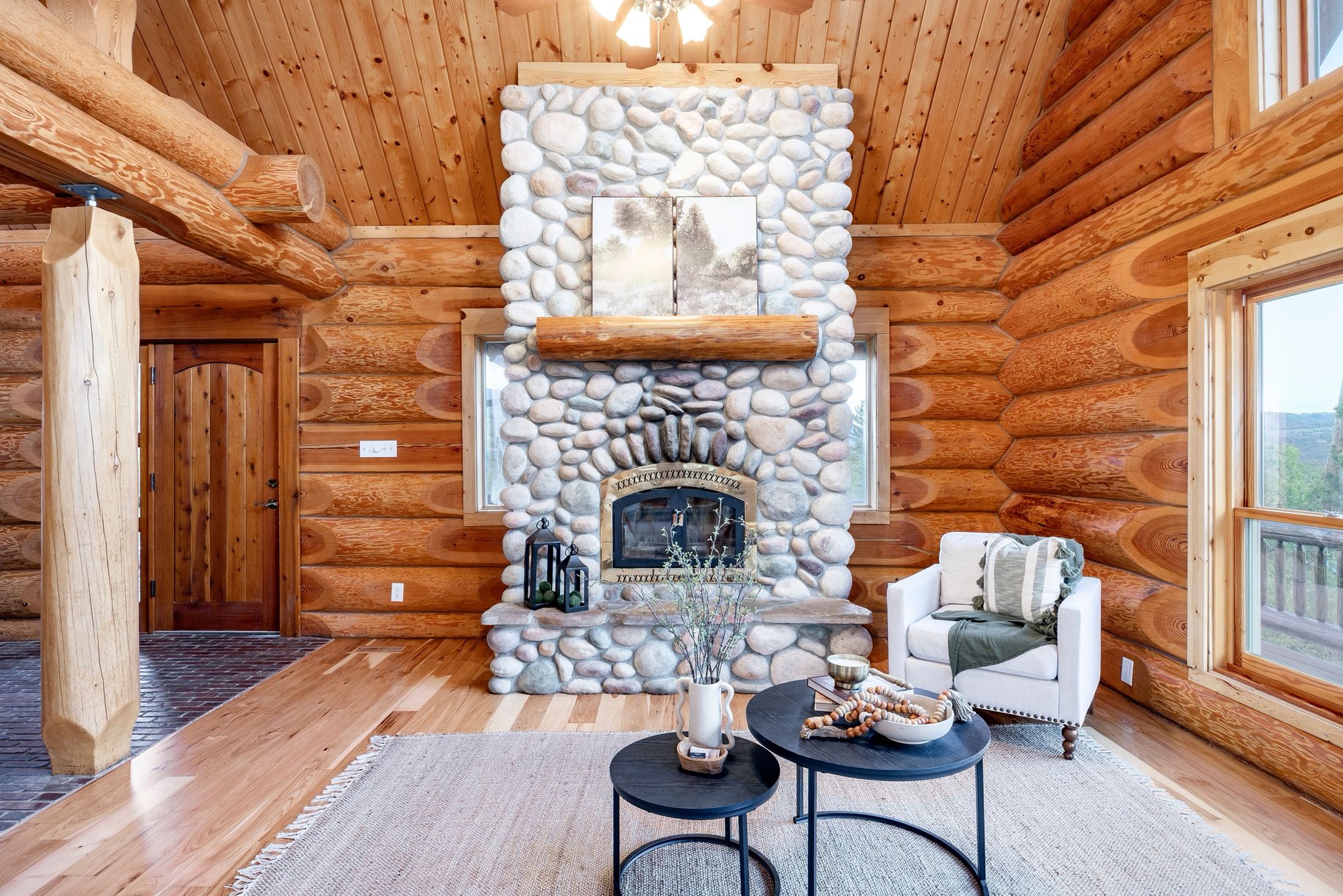  Refined Mountain Home on 1.27 Acres Near Snowbasin - 物件實景
