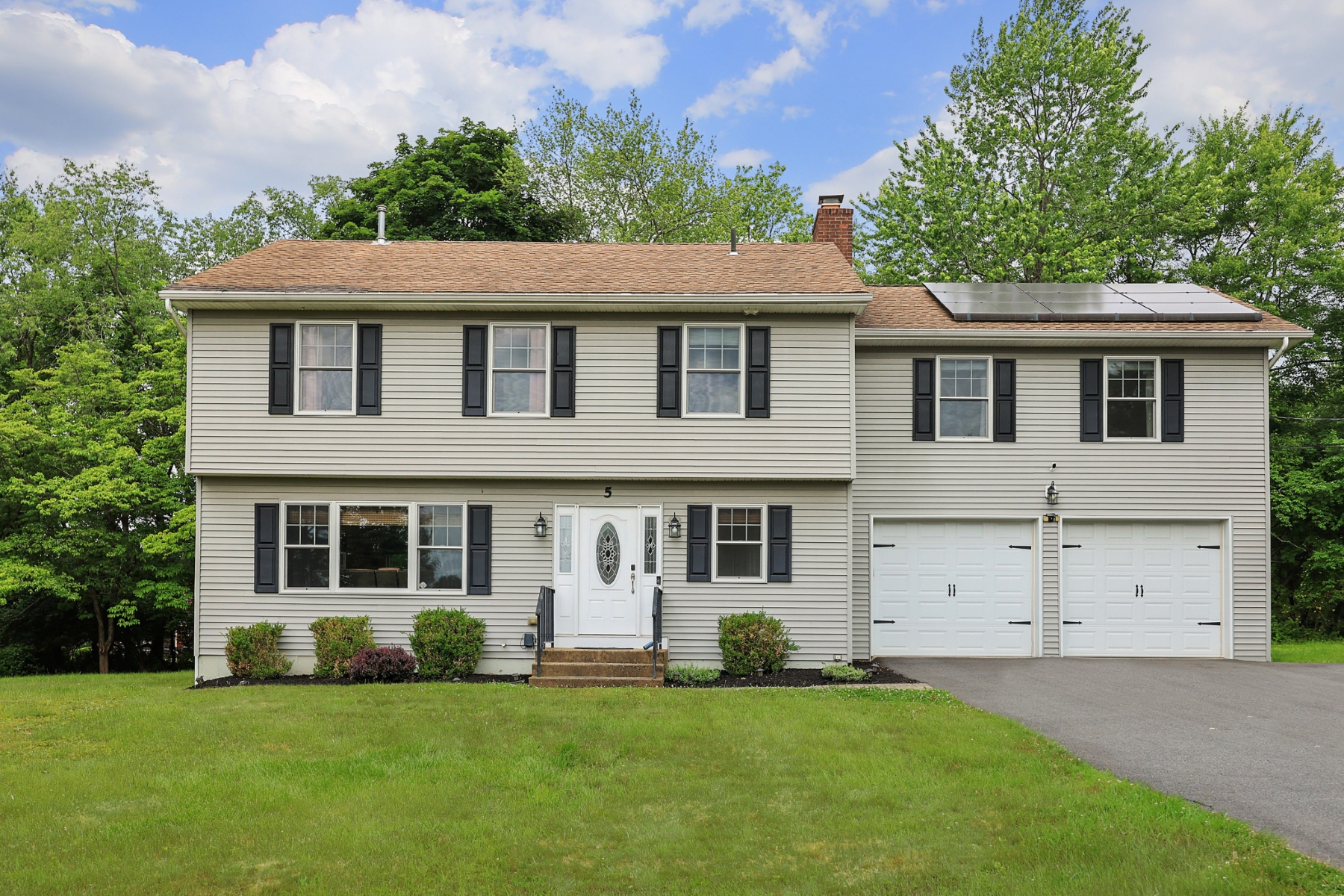  Beautifully Maintained Colonial Situated on a Quiet Cul-de-Sac - 物件實景