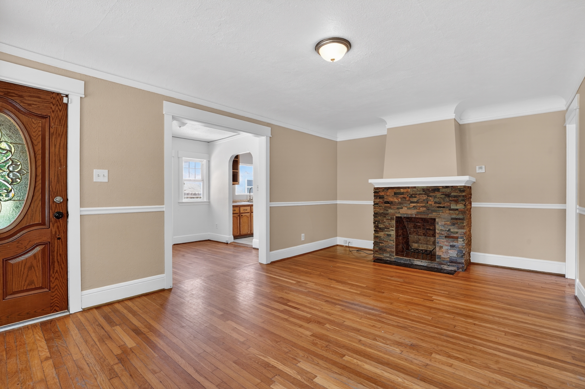 1670 W Poplar St. - 物件實景