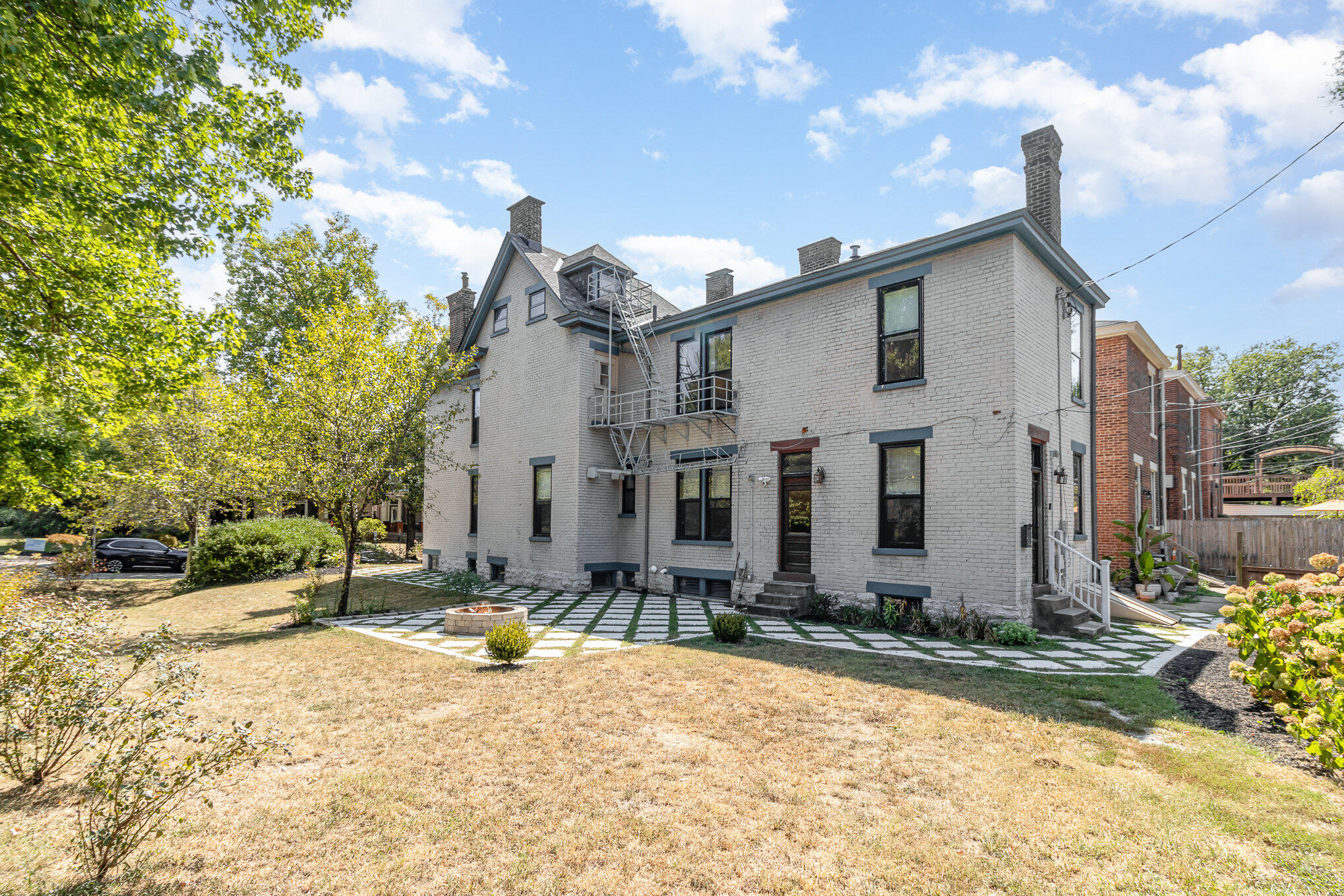 Newport, Kentucky, 41071, United States, 4 Bedrooms Bedrooms, ,4 BathroomsBathrooms,Residential,For Sale,1915092