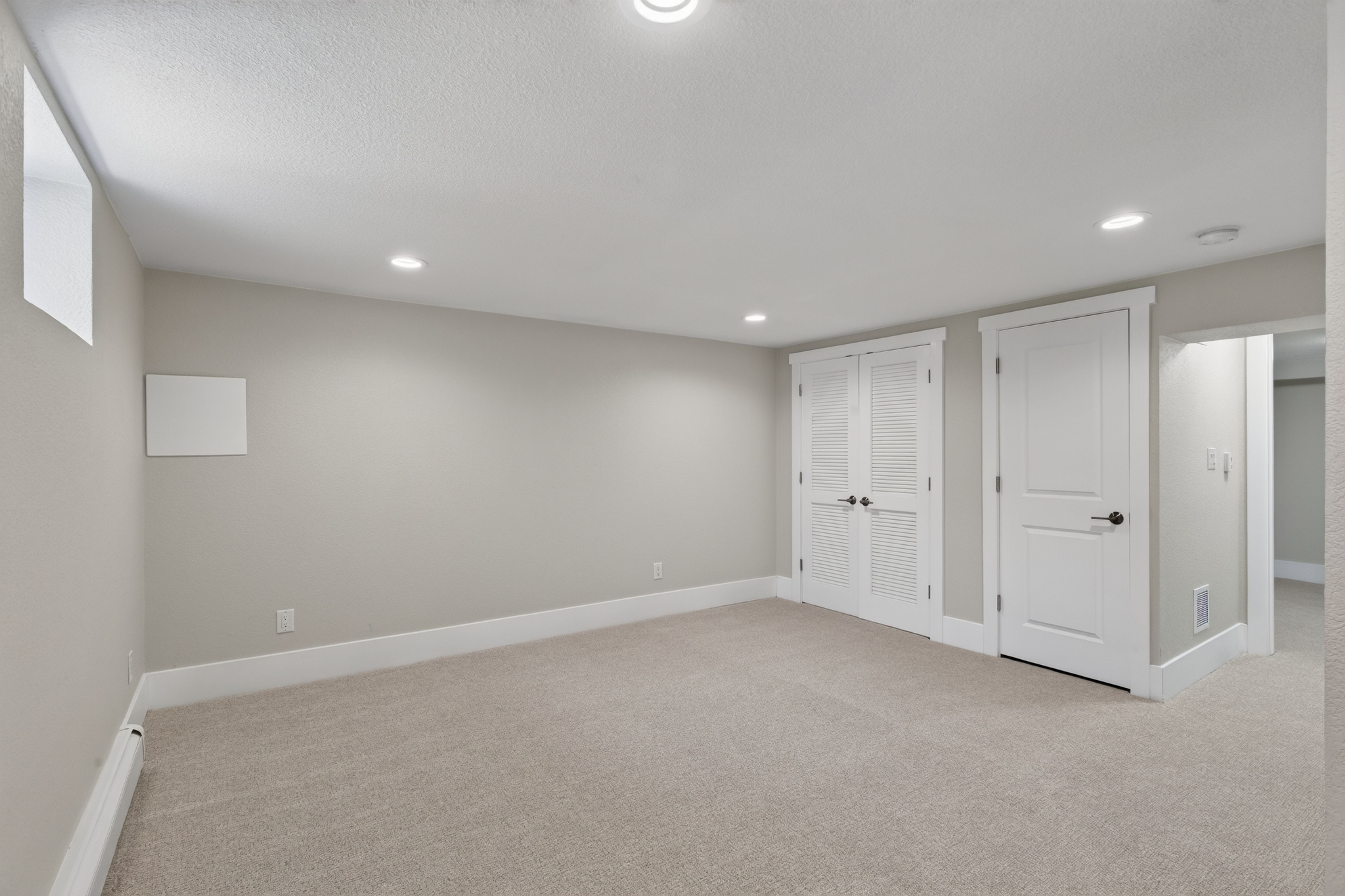 Updated, move-in ready home offers a bright, inviting floor plan - 物件實景