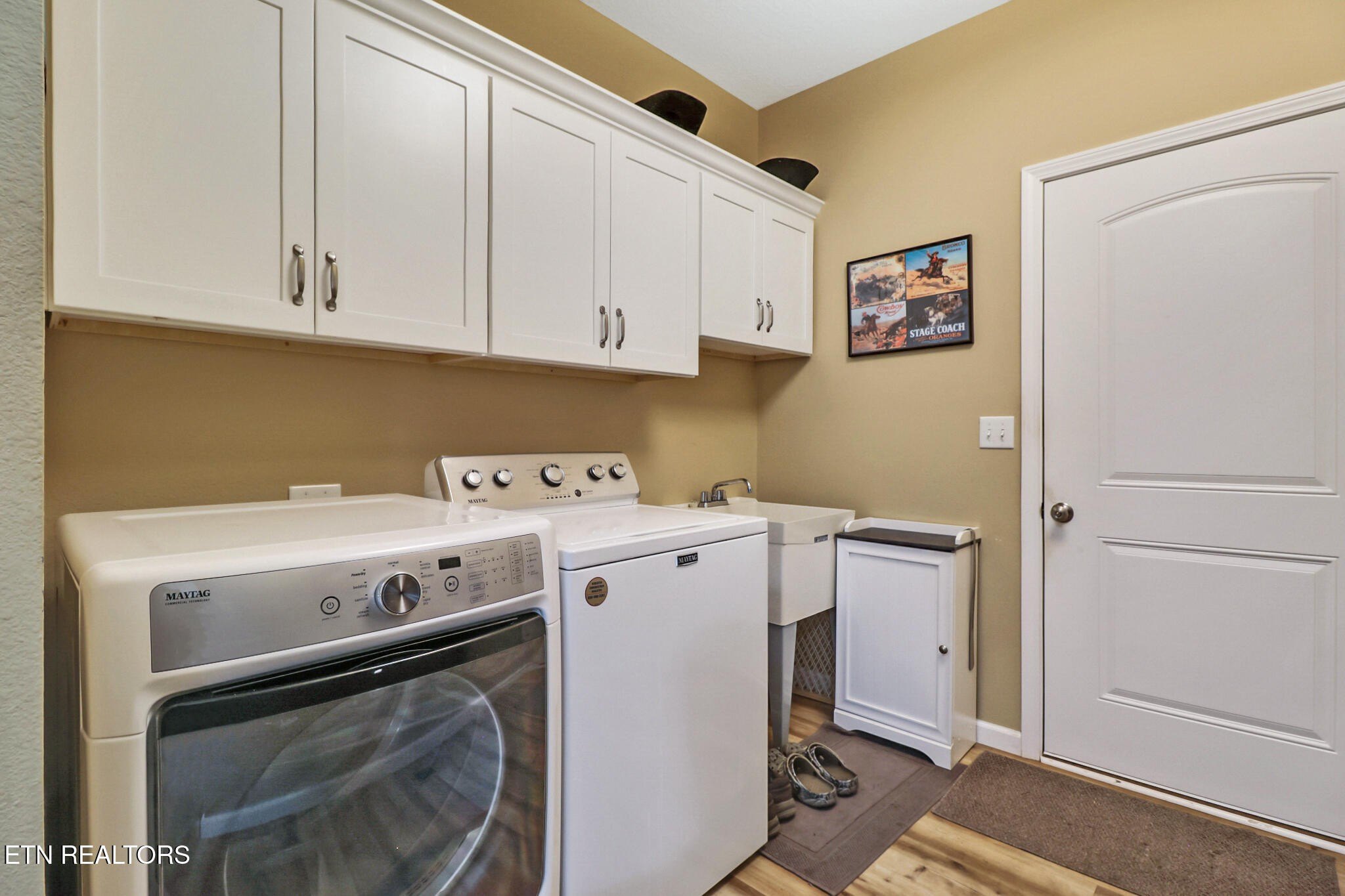 Crossville, Tennessee, 38555, United States, 3 Bedrooms Bedrooms, ,3 BathroomsBathrooms,Residential,For Sale,1921261