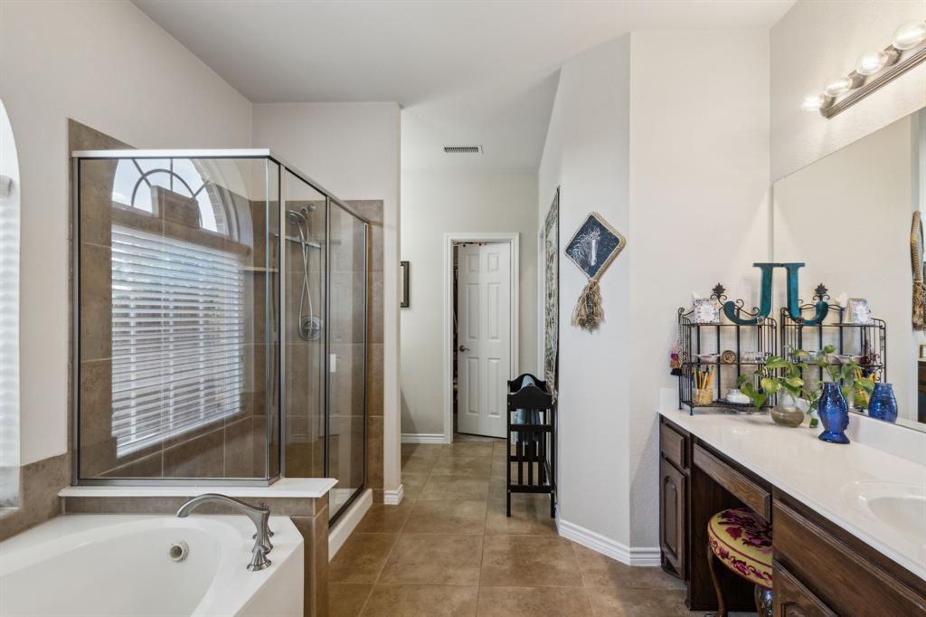 Celina, Texas, 75009, United States, 6 Bedrooms Bedrooms, ,4 BathroomsBathrooms,Residential,For Sale,1962402