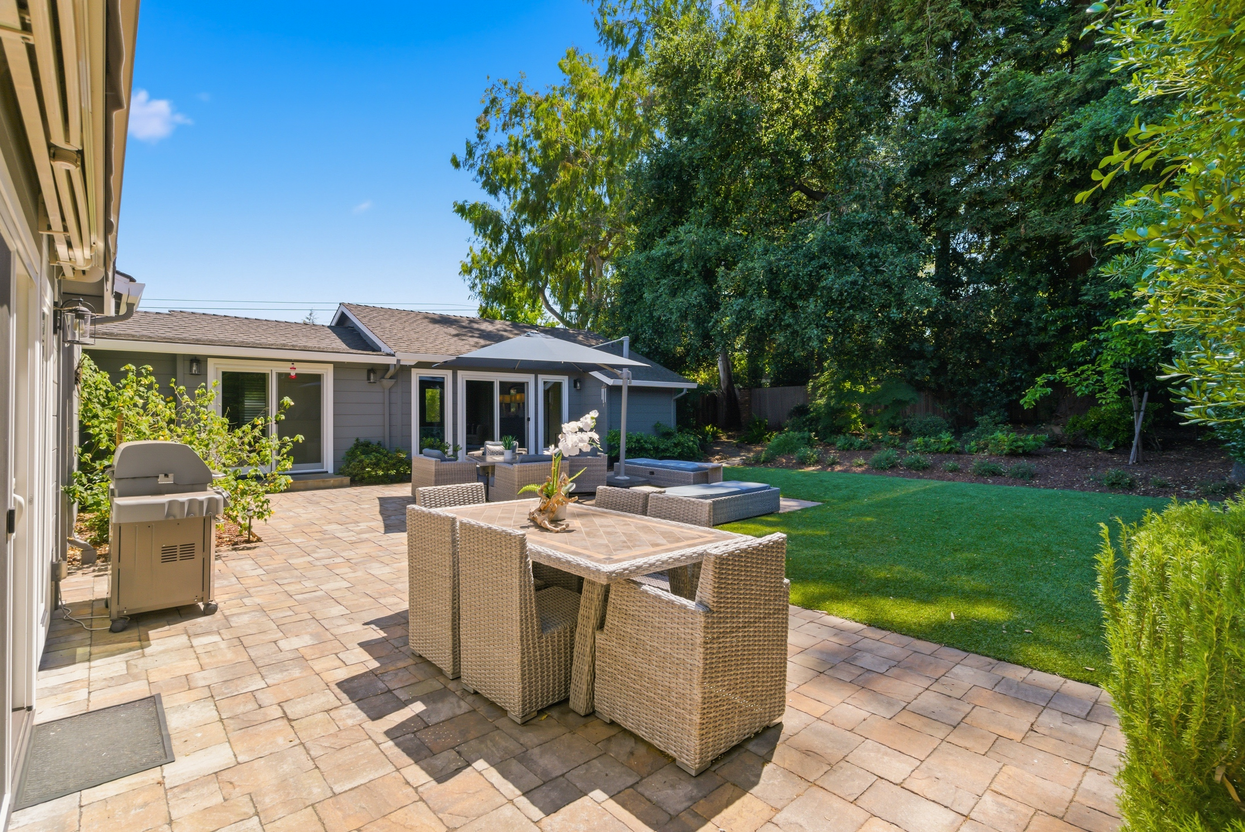  Elegant Single-Story Living on a Premier Corner Lot in Monte Sereno - 物件實景
