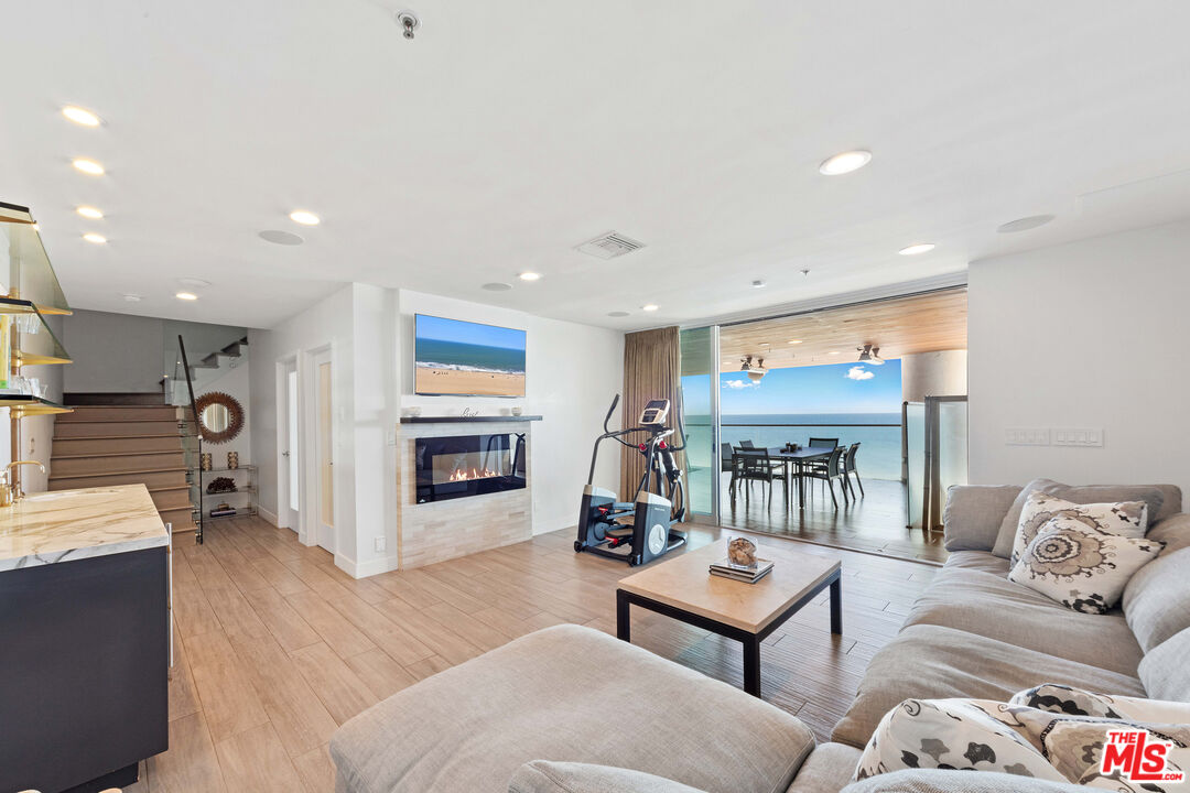 Malibu, California, 90265, United States, 3 Bedrooms Bedrooms, ,4 BathroomsBathrooms,Residential,For Sale,1722107