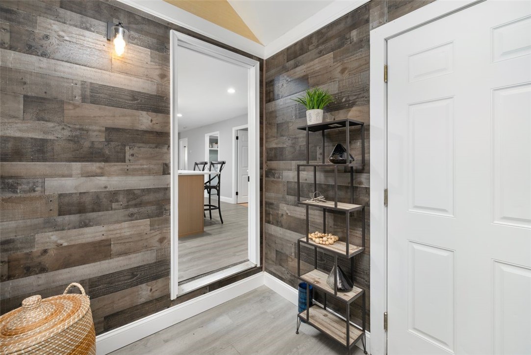 Tiverton, Rhode Island, 02878, United States, 4 Bedrooms Bedrooms, ,2 BathroomsBathrooms,Residential,For Sale,1992829