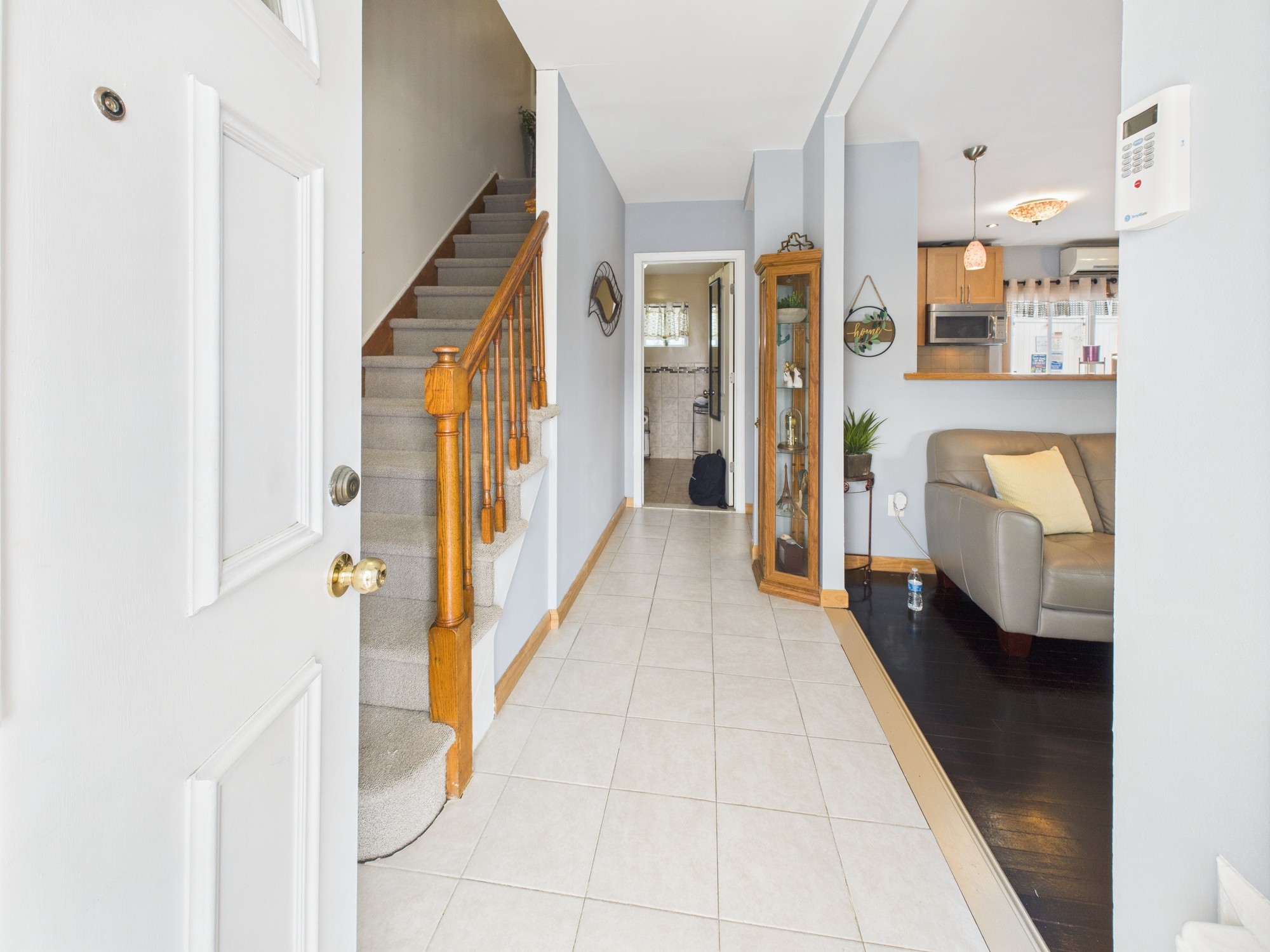 Bronx, New York, 10465, United States, 3 Bedrooms Bedrooms, ,3 BathroomsBathrooms,Residential,For Sale,1895148