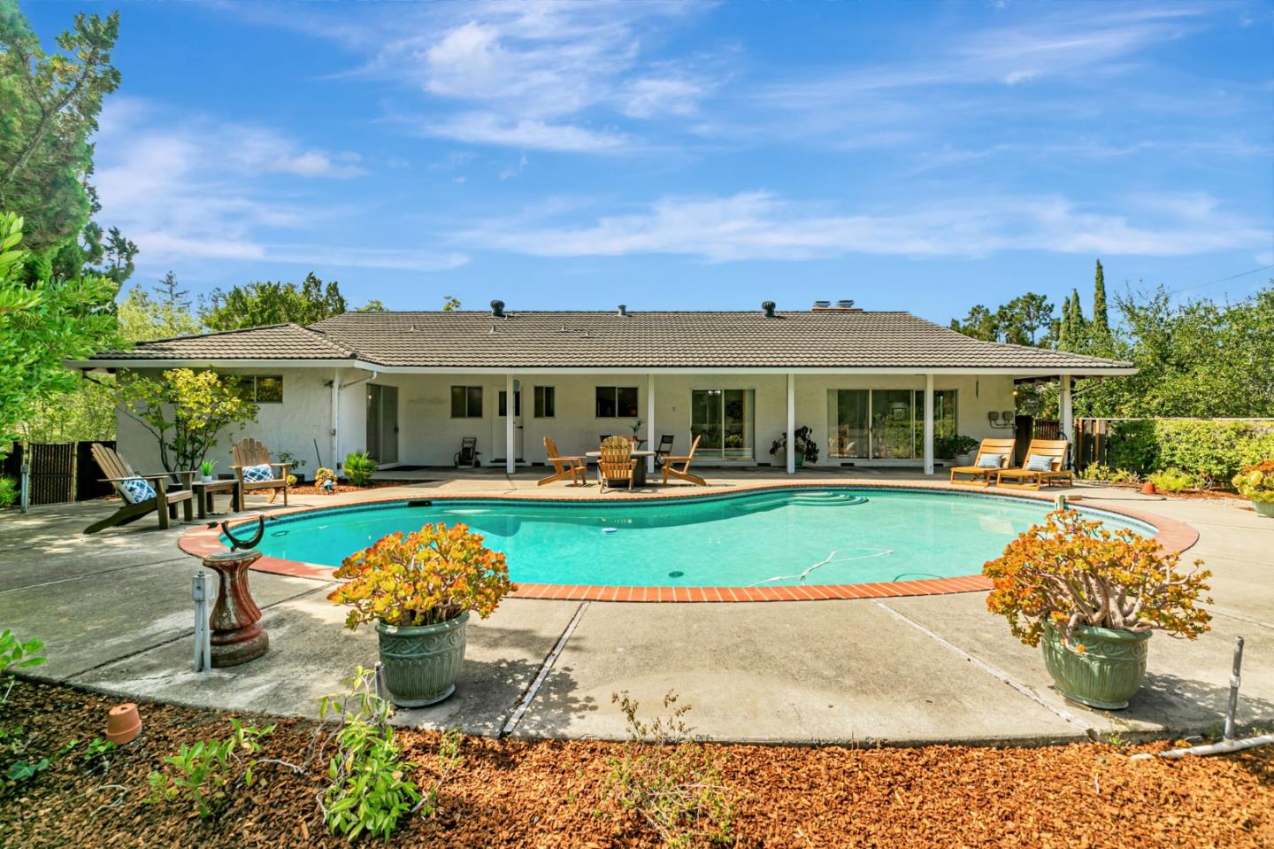 Los Altos, California, 94024, United States, 3 Bedrooms Bedrooms, ,2 BathroomsBathrooms,Residential,For Sale,1941644