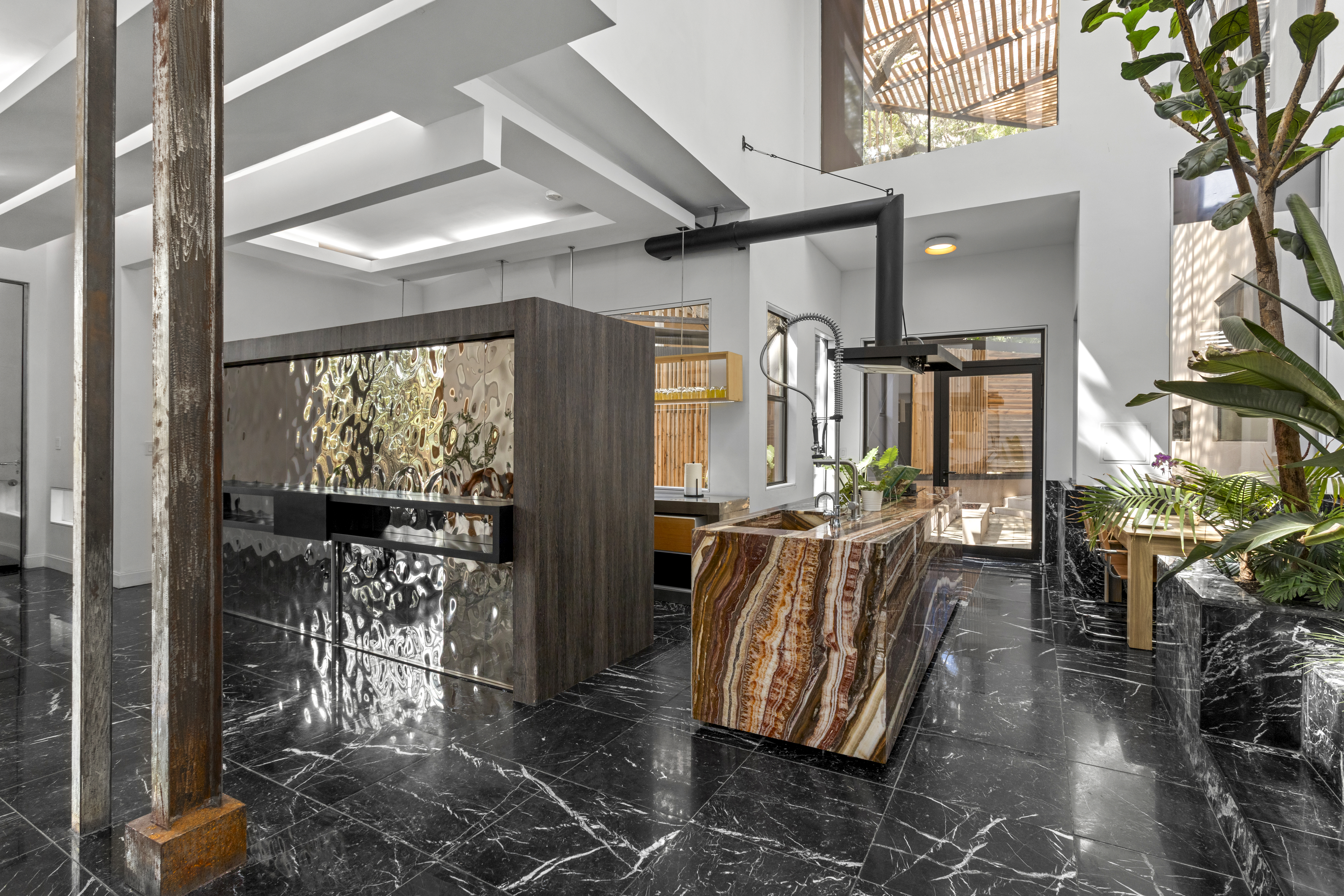  Architectural Masterpiece in Oak Hills - 物件實景