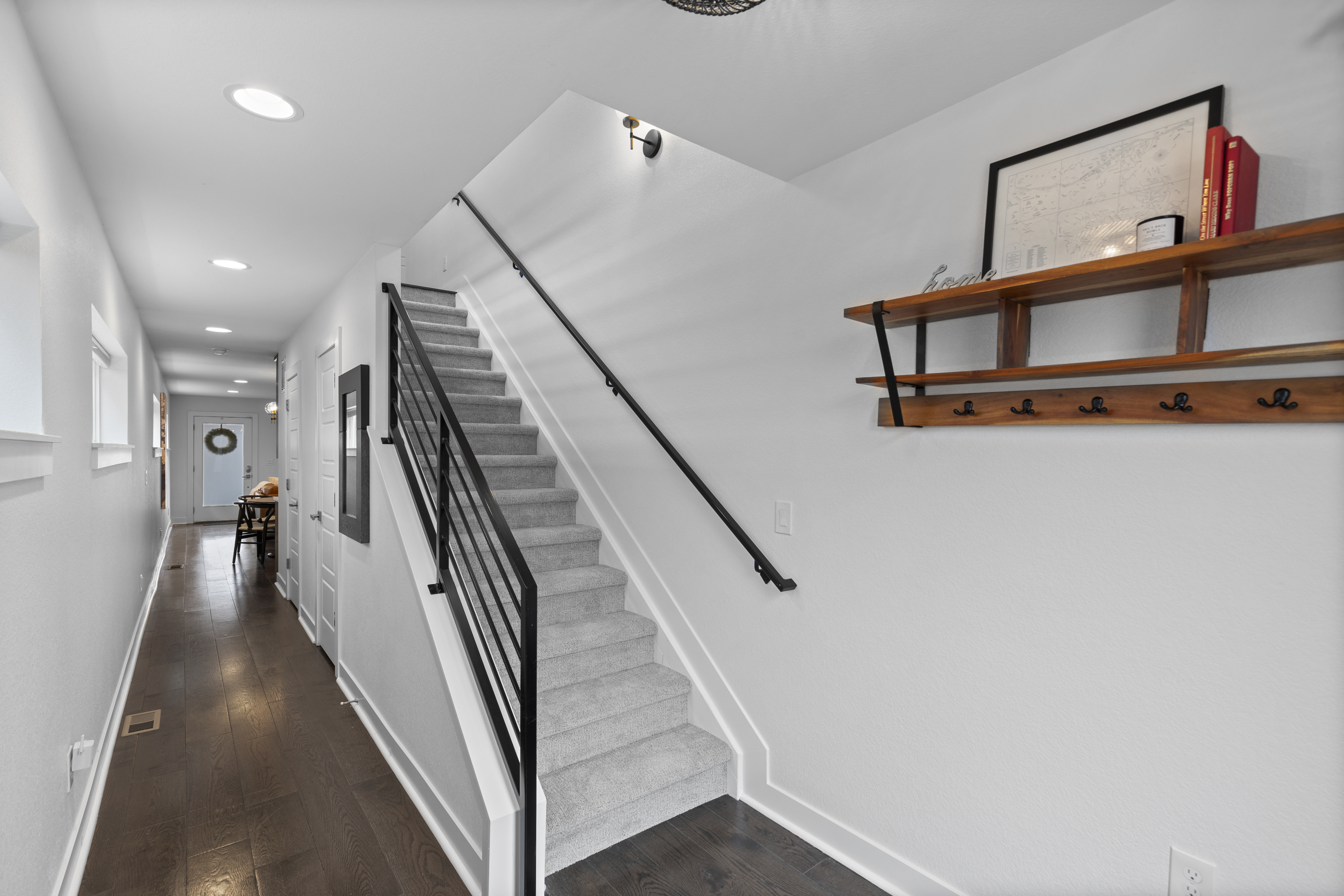  Sleek, architecturally refined end-unit duplex - 物件實景