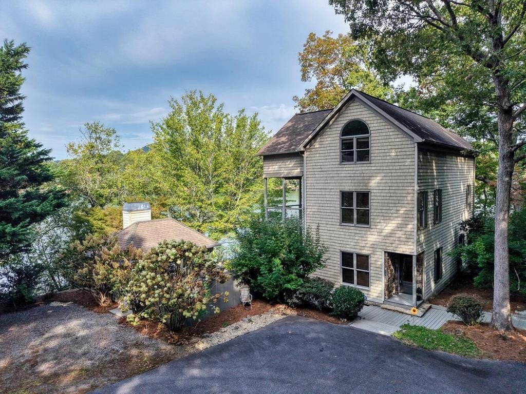 Young Harris, Georgia, 30582, United States, 3 Bedrooms Bedrooms, ,4 BathroomsBathrooms,Residential,For Sale,1975492