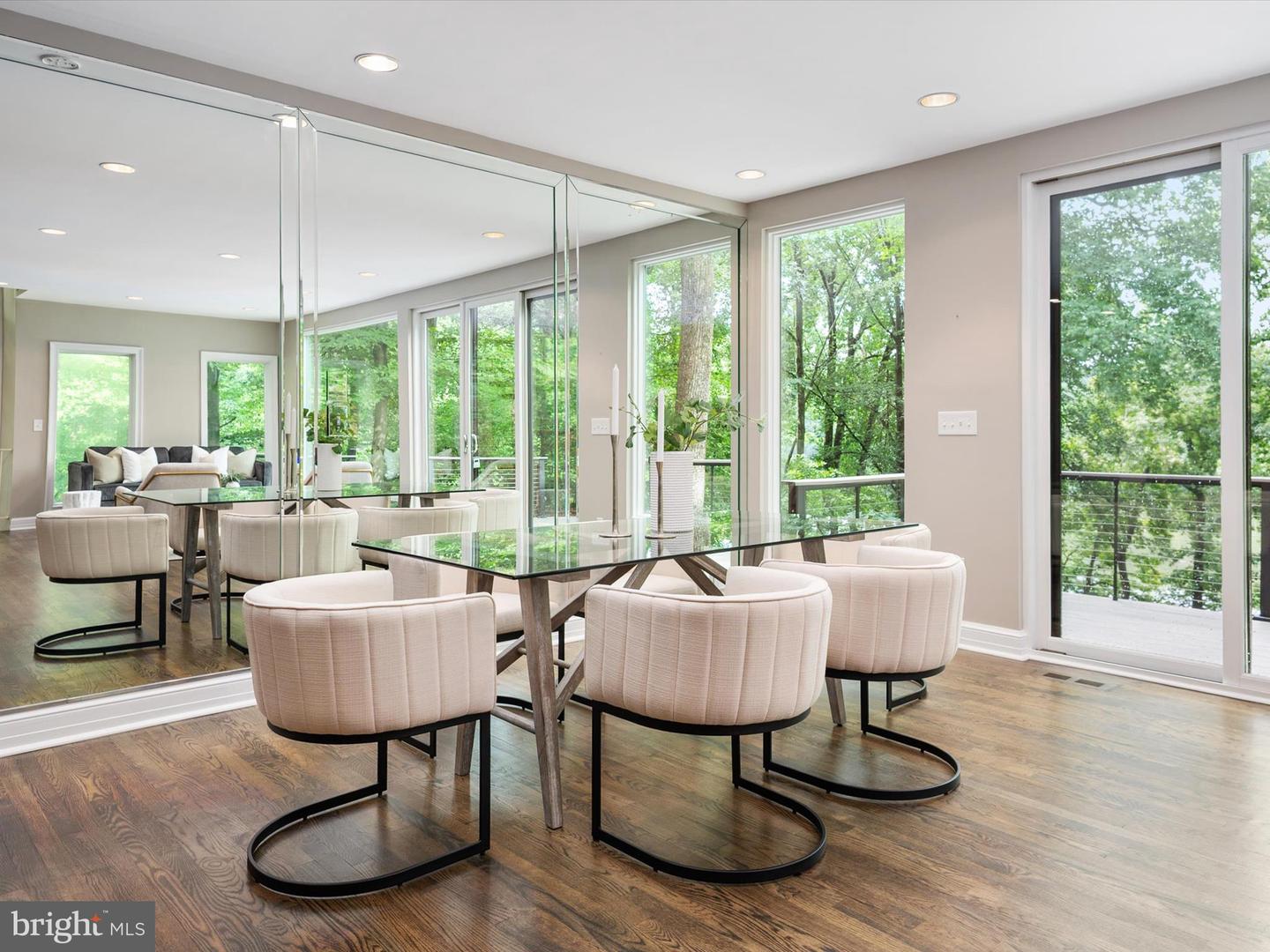 Annapolis, Maryland, 21401, United States, 5 Bedrooms Bedrooms, ,5 BathroomsBathrooms,Residential,For Sale,1895873