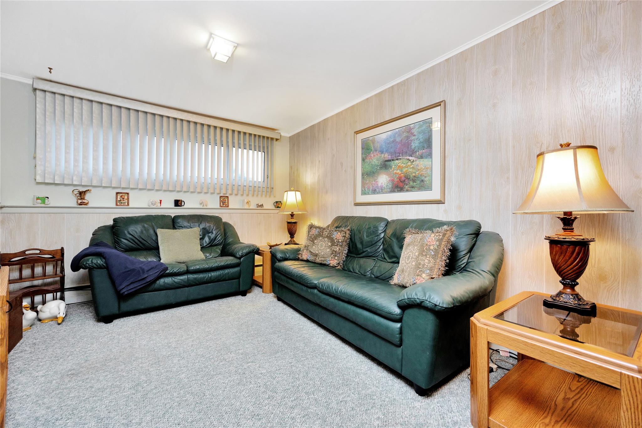 Farmingdale, New York, 11735, United States, 3 Bedrooms Bedrooms, ,2 BathroomsBathrooms,Residential,For Sale,1793248