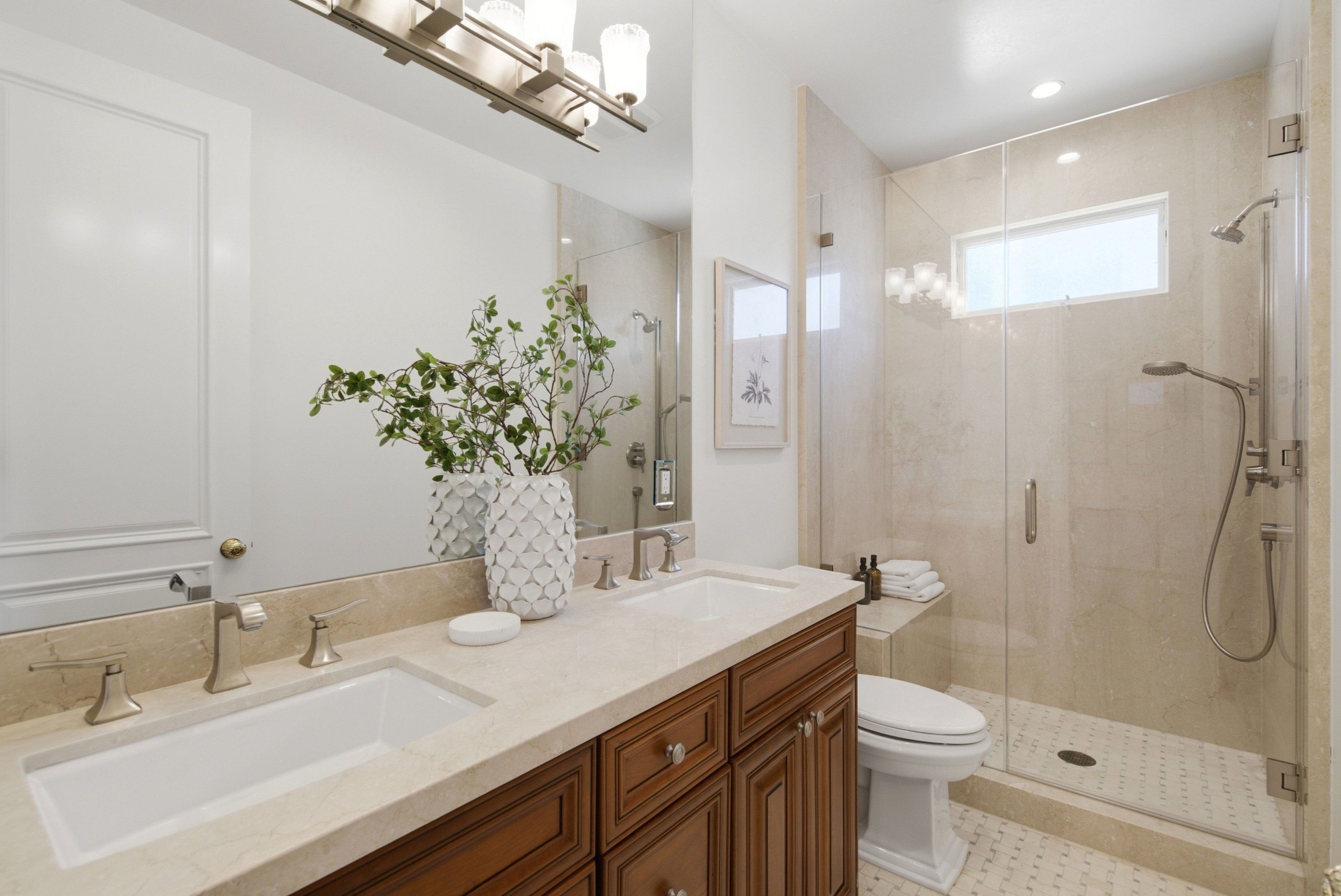  Beautifully Remodeled with Designer Finishes - 物件實景
