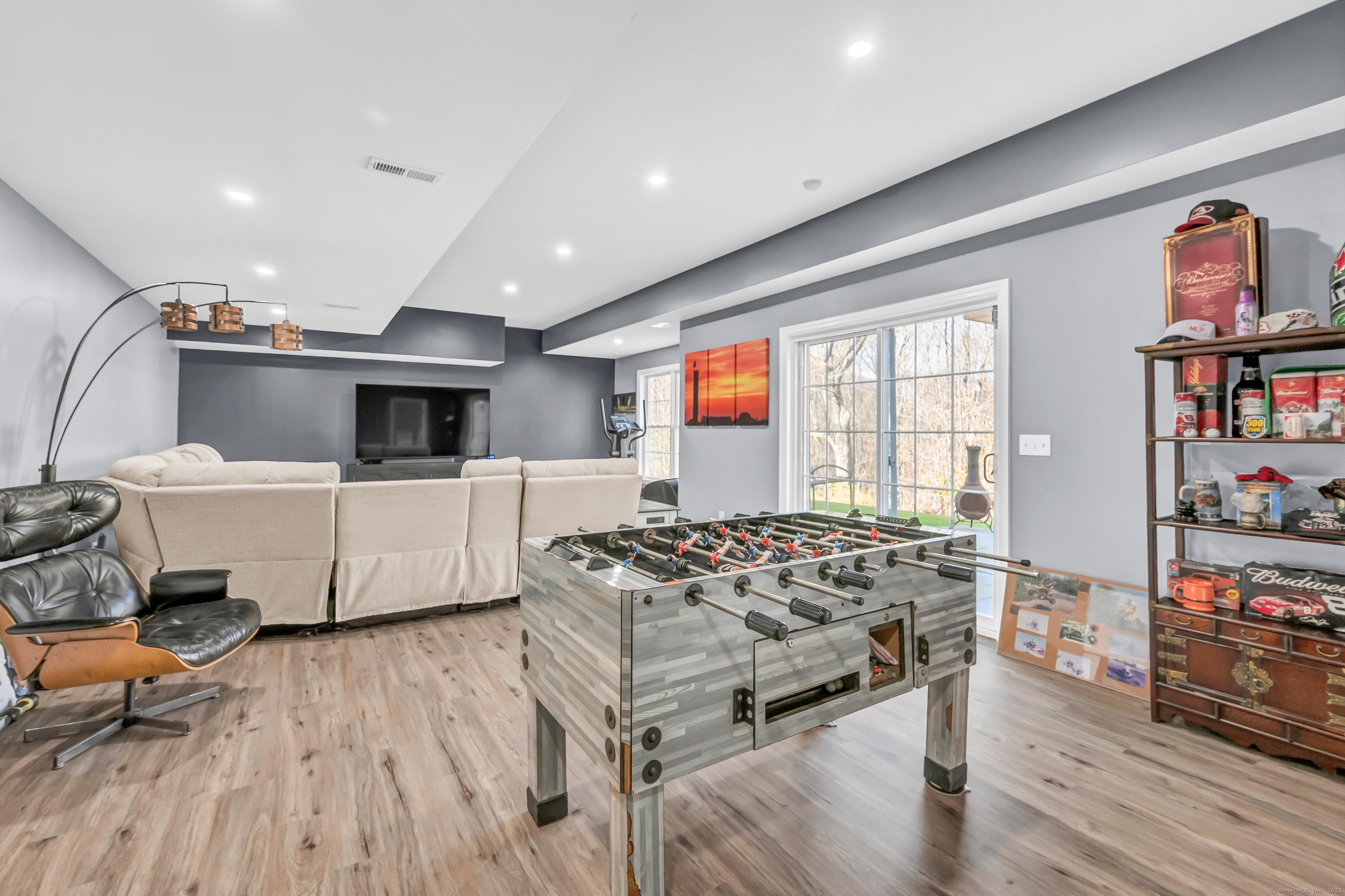 New Milford, Connecticut, 06776, United States, 4 Bedrooms Bedrooms, ,4 BathroomsBathrooms,Residential,For Sale,1987689