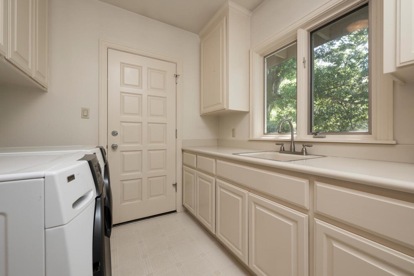 Hillsborough, California, 94010, United States, 4 Bedrooms Bedrooms, ,6 BathroomsBathrooms,Residential,For Sale,1941061