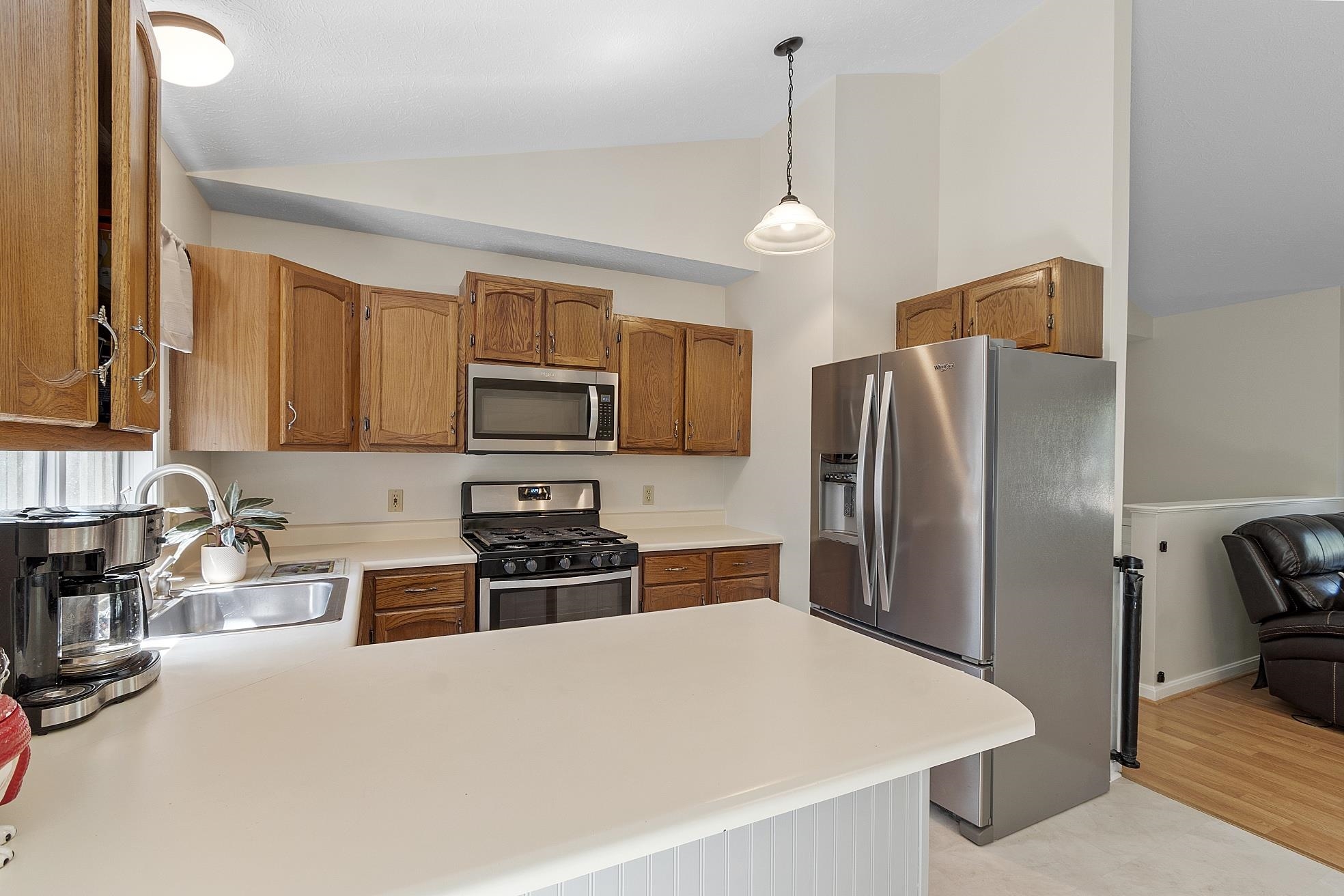 Nashua, New Hampshire, 03062, United States, 3 Bedrooms Bedrooms, ,1 BathroomBathrooms,Residential,For Sale,1942158