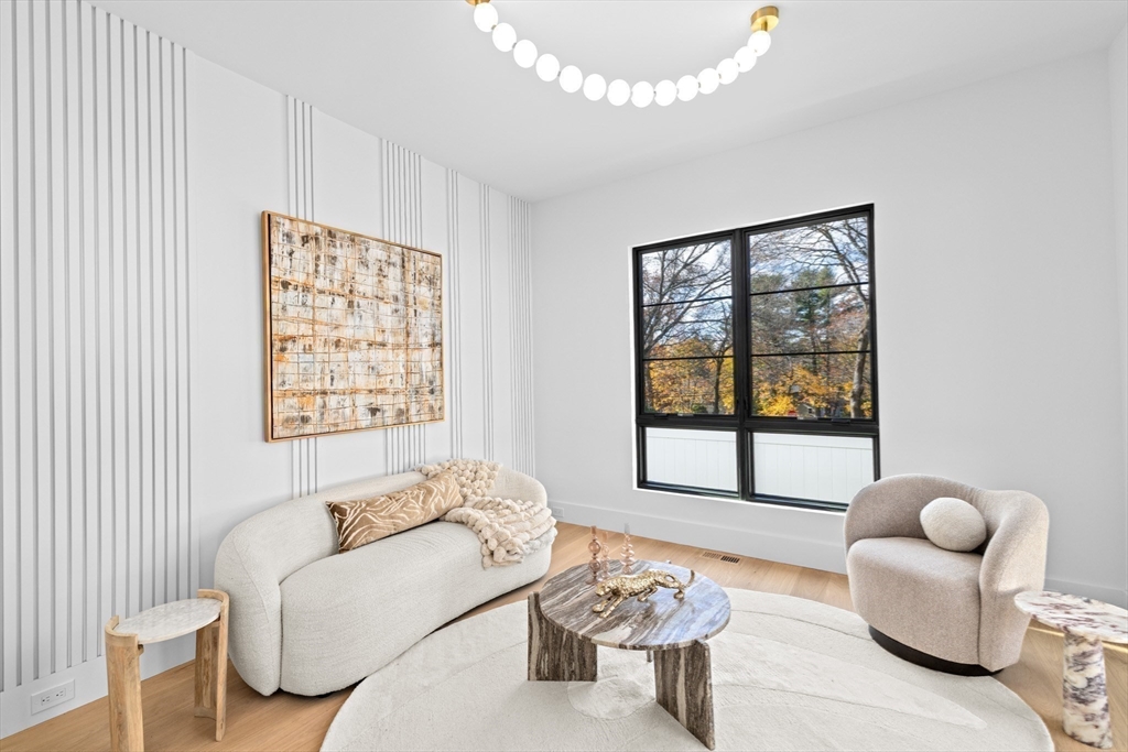 Newton, Massachusetts, 02461, United States, 7 Bedrooms Bedrooms, ,8 BathroomsBathrooms,Residential,For Sale,1995723