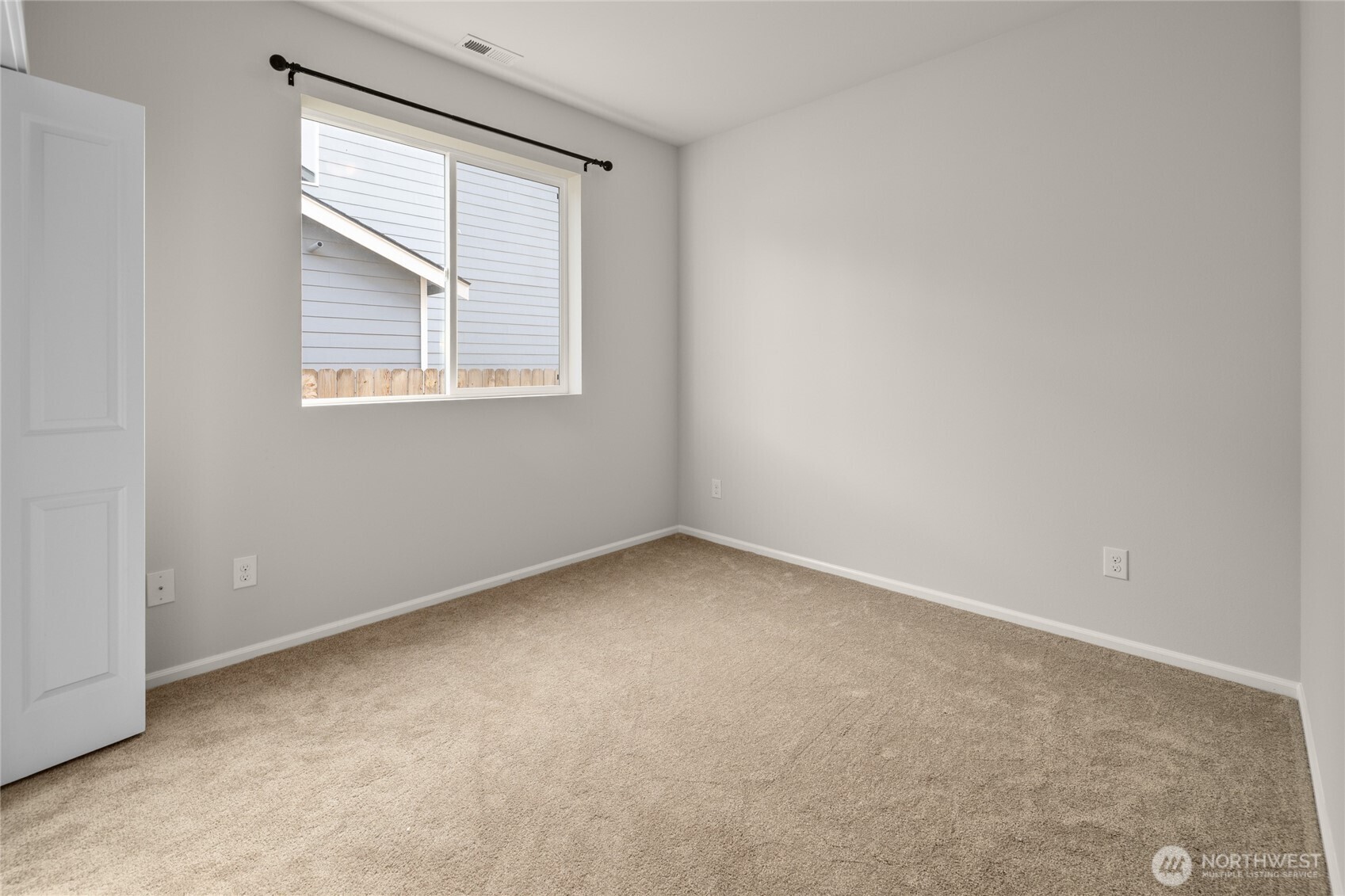 Cle Elum, Washington, 98922, United States, 3 Bedrooms Bedrooms, ,1 BathroomBathrooms,Residential,For Sale,1935300