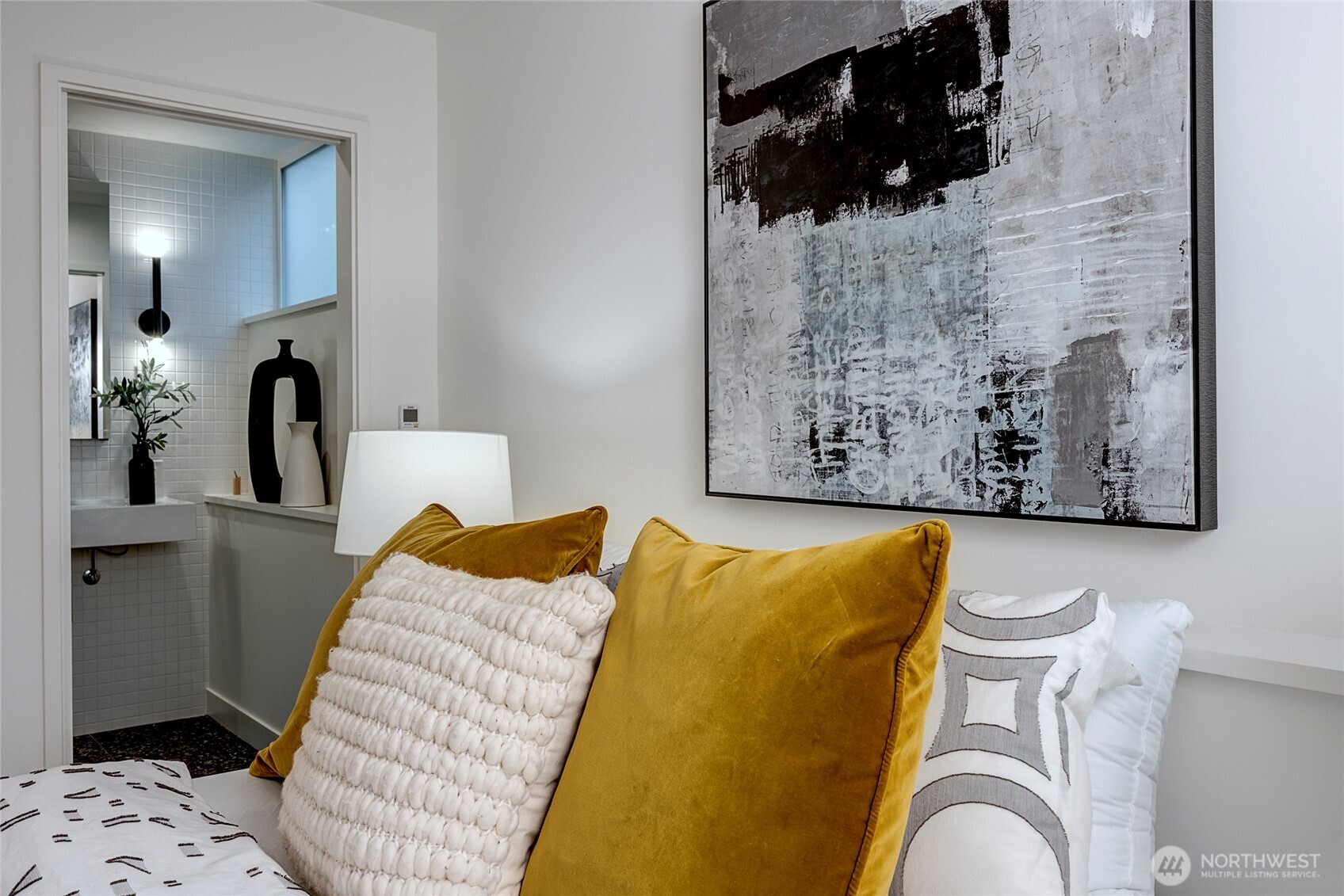 Seattle, Washington, 98199, United States, 2 Bedrooms Bedrooms, ,1 BathroomBathrooms,Residential,For Sale,1950850