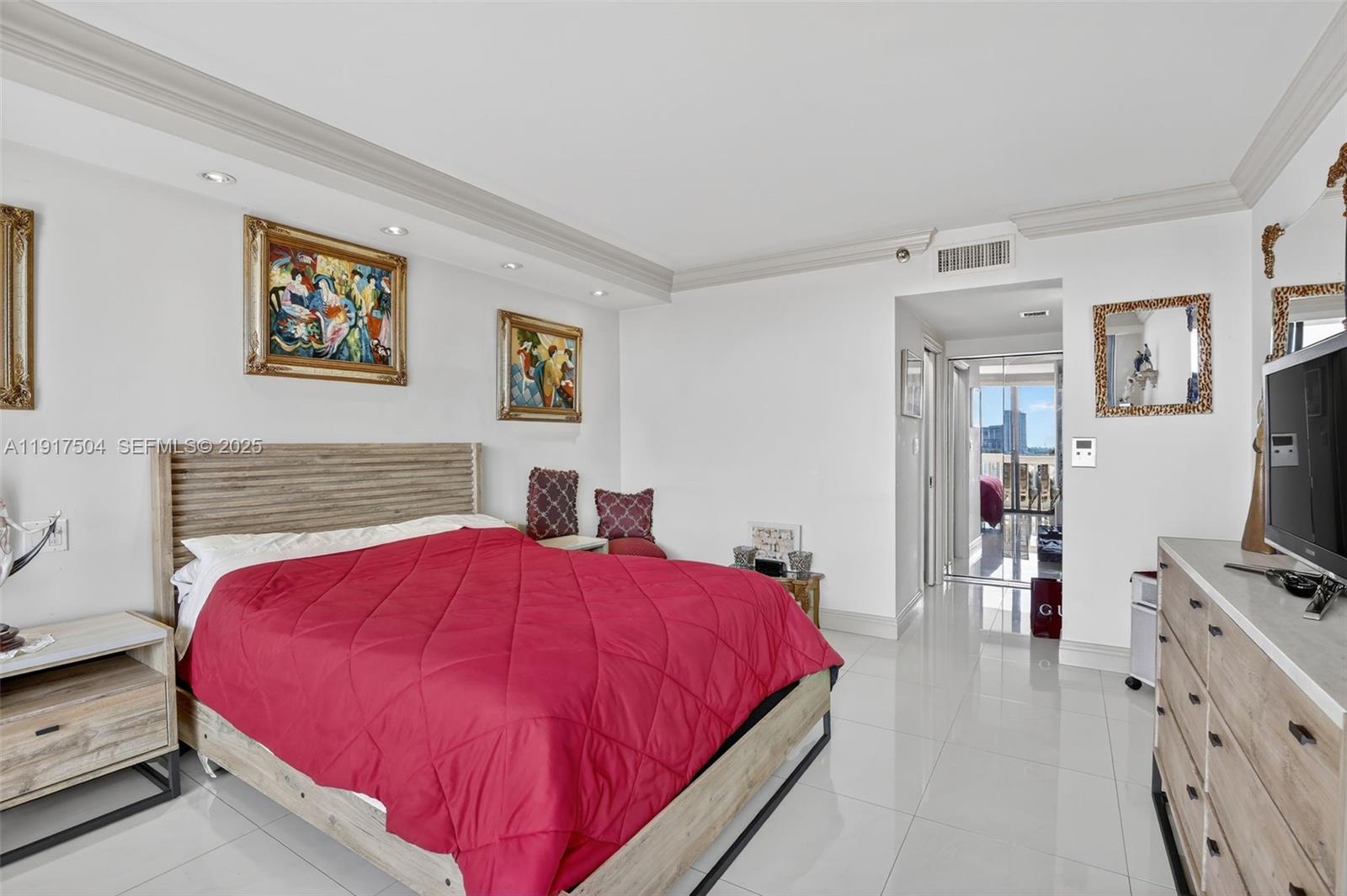 Aventura, Florida, 33160, United States, 3 Bedrooms Bedrooms, ,3 BathroomsBathrooms,Residential,For Sale,1997076