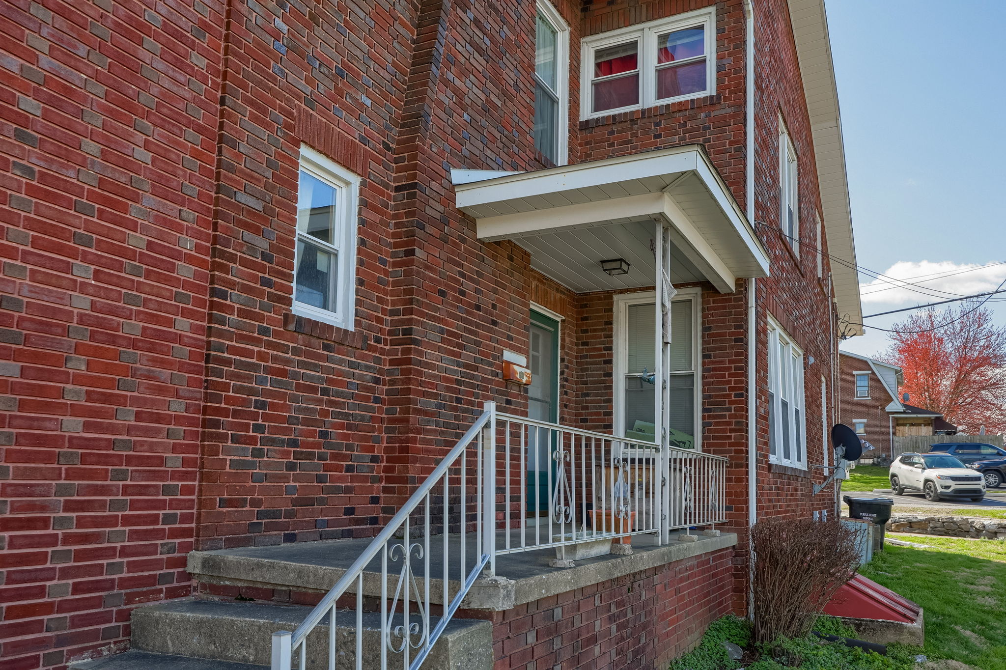  1694,1696,1698 Columbia Ave - 物件實景