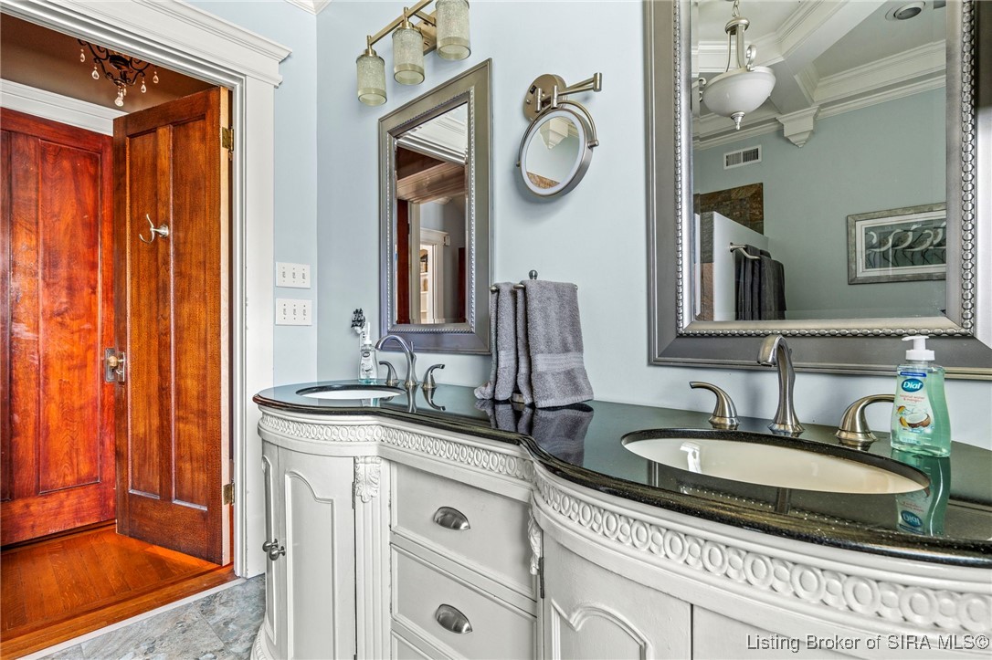 Jeffersonville, Indiana, 47130, United States, 4 Bedrooms Bedrooms, ,4 BathroomsBathrooms,Residential,For Sale,1897686