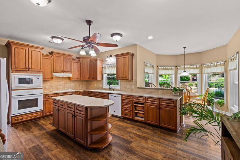 Cumming, Georgia, 30028, United States, 4 Bedrooms Bedrooms, ,5 BathroomsBathrooms,Residential,For Sale,1859105