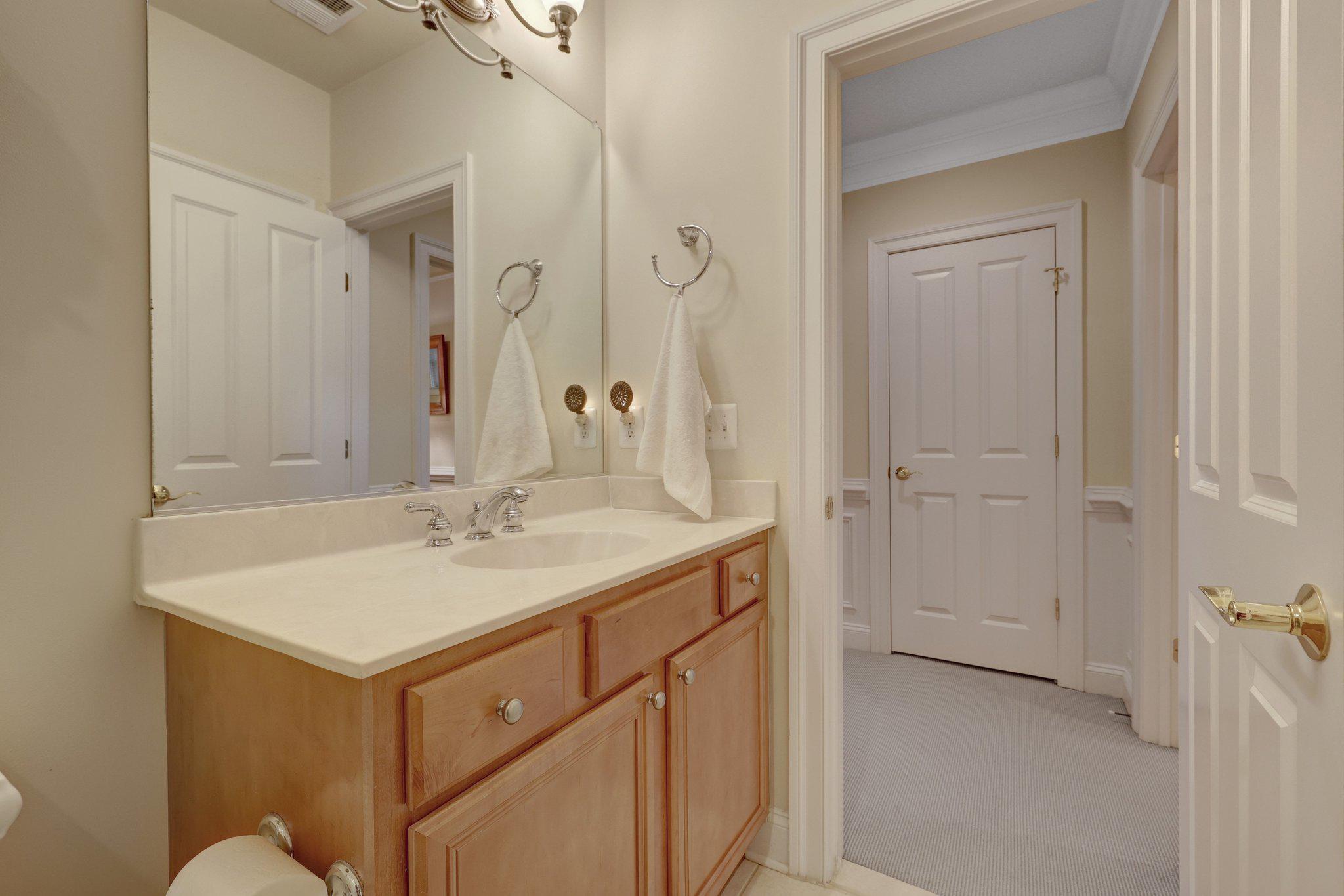  513 John Marshall Drive NE, Vienna, VA, 22180 - 物件實景