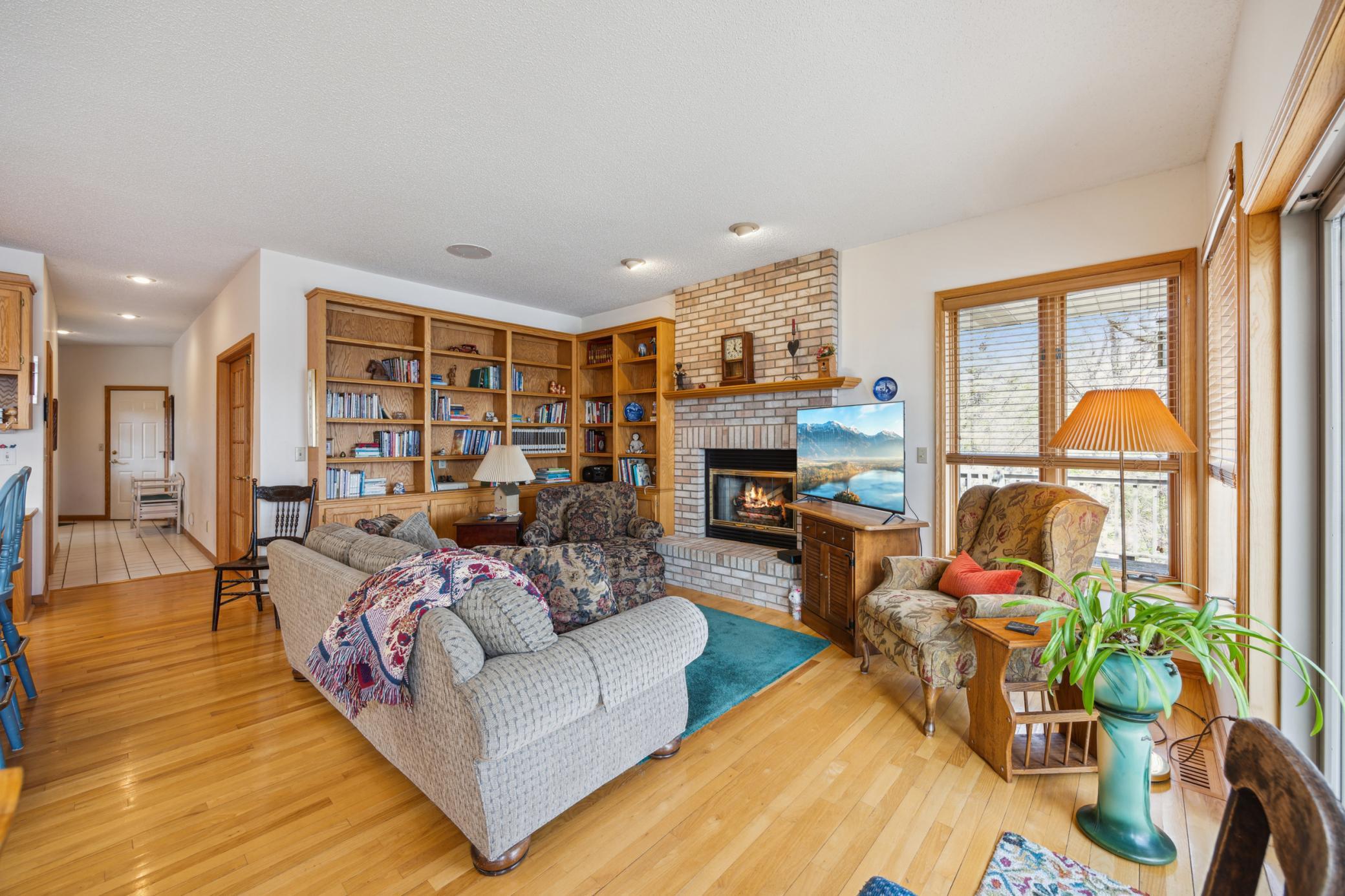 New Brighton, Minnesota, 55112, United States, 4 Bedrooms Bedrooms, ,4 BathroomsBathrooms,Residential,For Sale,1990901