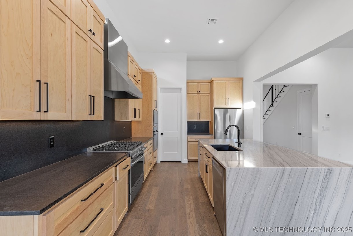 Glenpool, Oklahoma, 74033, United States, 4 Bedrooms Bedrooms, ,4 BathroomsBathrooms,Residential,For Sale,1995692