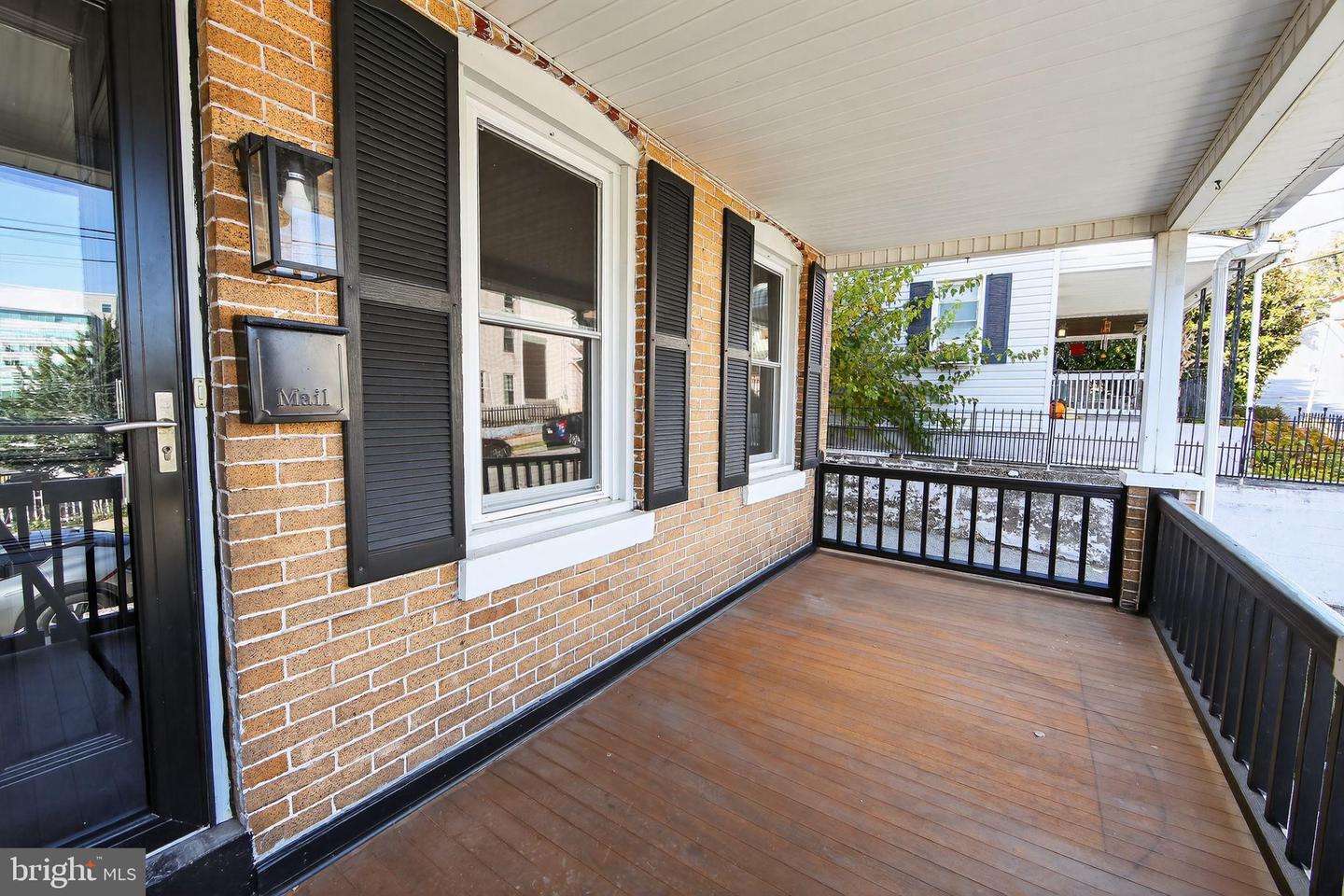 Conshohocken, Pennsylvania, 19428, United States, 3 Bedrooms Bedrooms, ,3 BathroomsBathrooms,Residential,For Sale,1989240