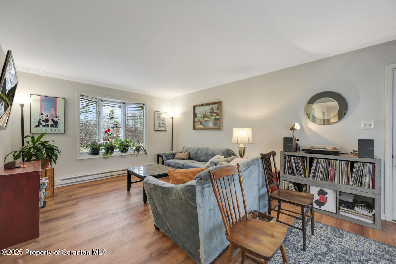 Moscow, Pennsylvania, 18444, United States, 4 Bedrooms Bedrooms, ,3 BathroomsBathrooms,Residential,For Sale,1999733