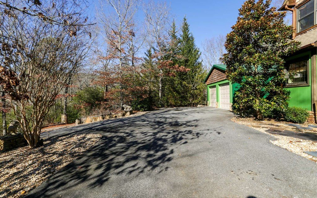 Hiawassee, Georgia, 30546, United States, 3 Bedrooms Bedrooms, ,3 BathroomsBathrooms,Residential,For Sale,1921264