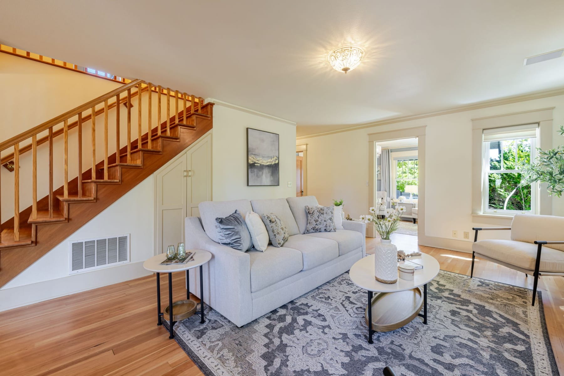  305 NW Columbia Street Bend, OR 97703 - 物件實景