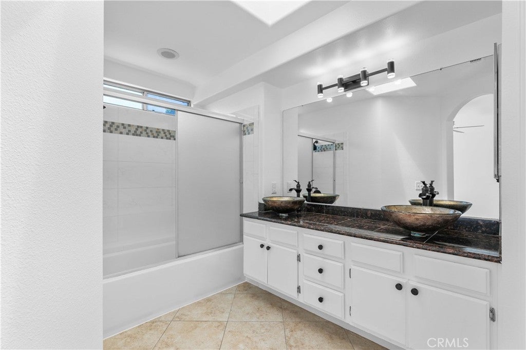 Corona, California, 92879, United States, 3 Bedrooms Bedrooms, ,3 BathroomsBathrooms,Residential,For Sale,1941070