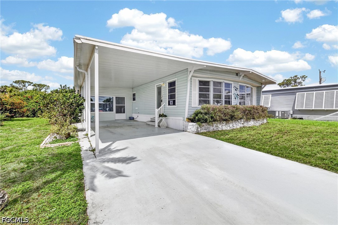 Pine Grove Ct, North Fort Myers, FL 33917