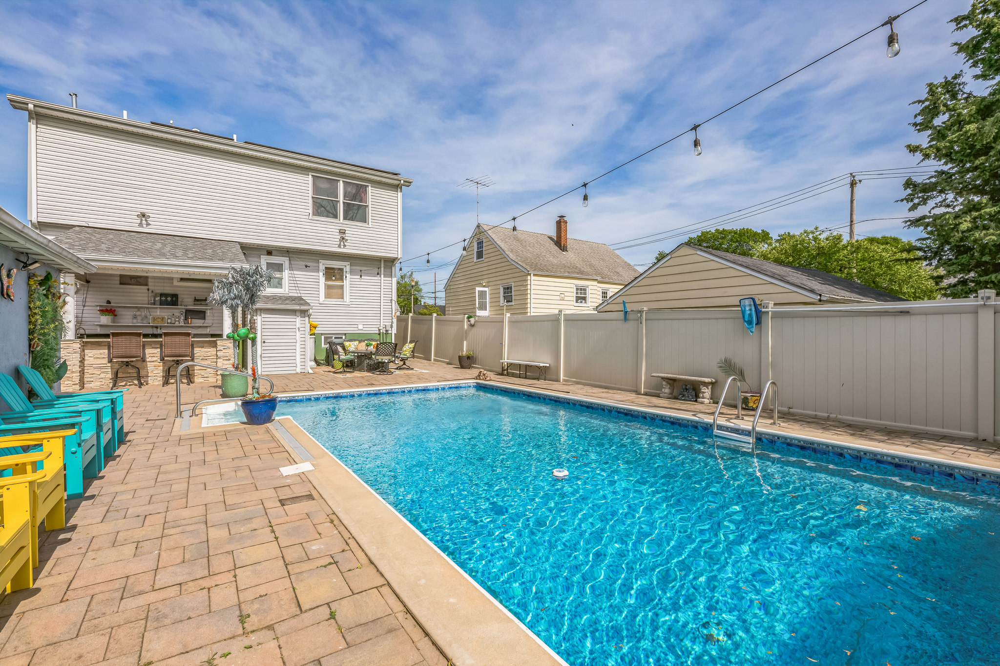 Elmwood Park, New Jersey, 07407, United States, 4 Bedrooms Bedrooms, ,3 BathroomsBathrooms,Residential,For Sale,1921760