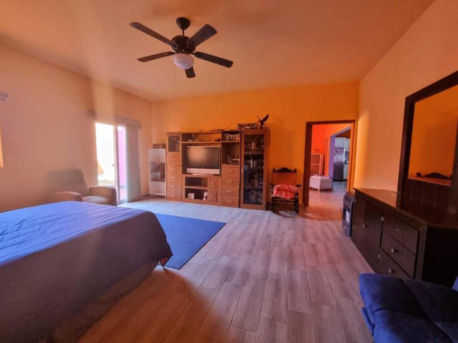 Torreón, Coahuila de Zaragoza, 27106, Mexico, 5 Bedrooms Bedrooms, ,5 BathroomsBathrooms,Residential,For Sale,1916930