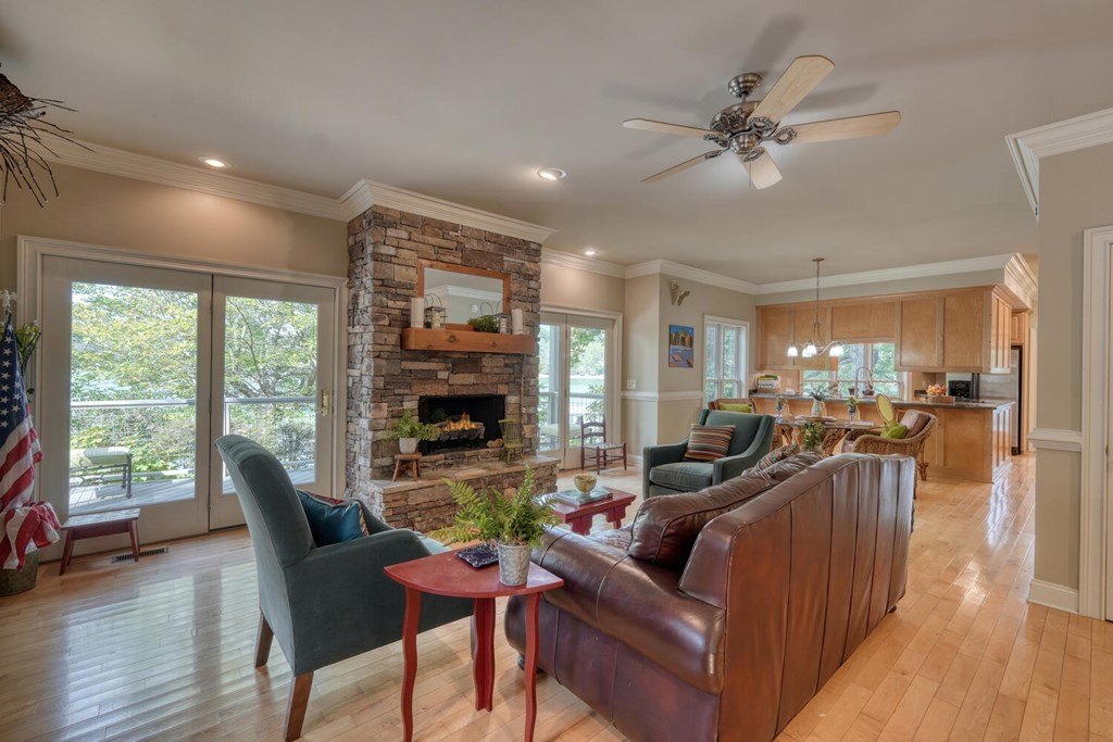 Young Harris, Georgia, 30582, United States, 3 Bedrooms Bedrooms, ,4 BathroomsBathrooms,Residential,For Sale,1975492