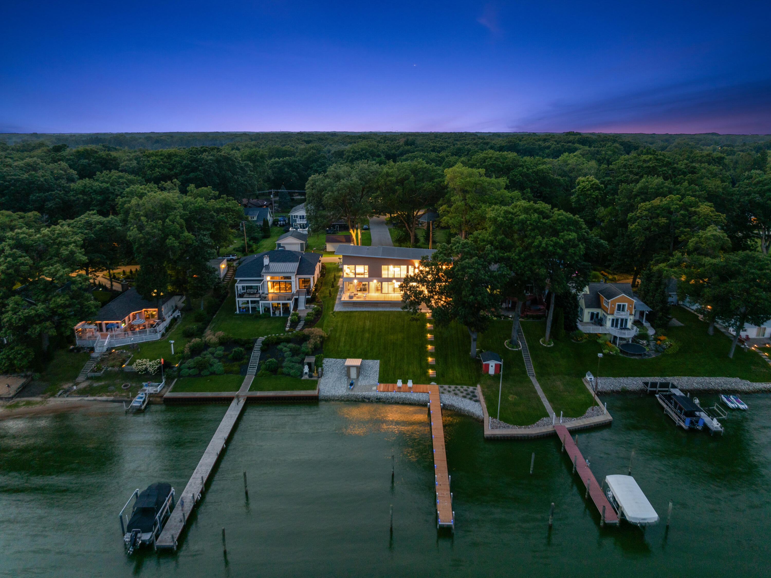 Holland, Michigan, 49424, United States, 3 Bedrooms Bedrooms, ,4 BathroomsBathrooms,Residential,For Sale,1948148