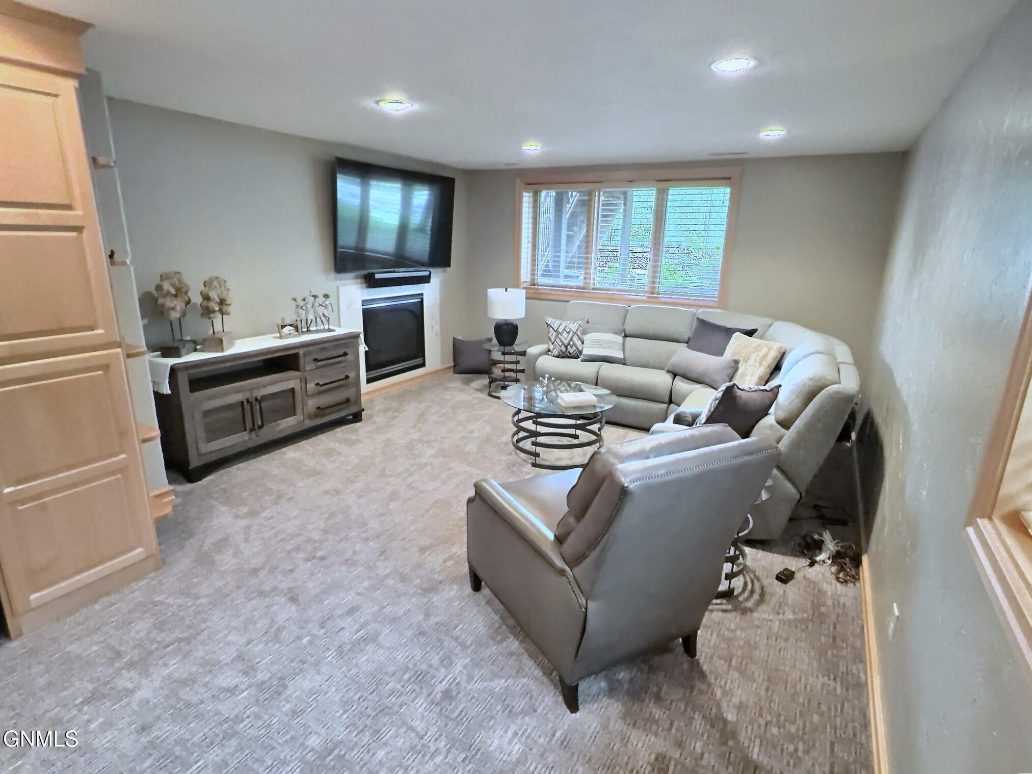 Bismarck, North Dakota, 58504, United States, 3 Bedrooms Bedrooms, ,1 BathroomBathrooms,Residential,For Sale,2049103