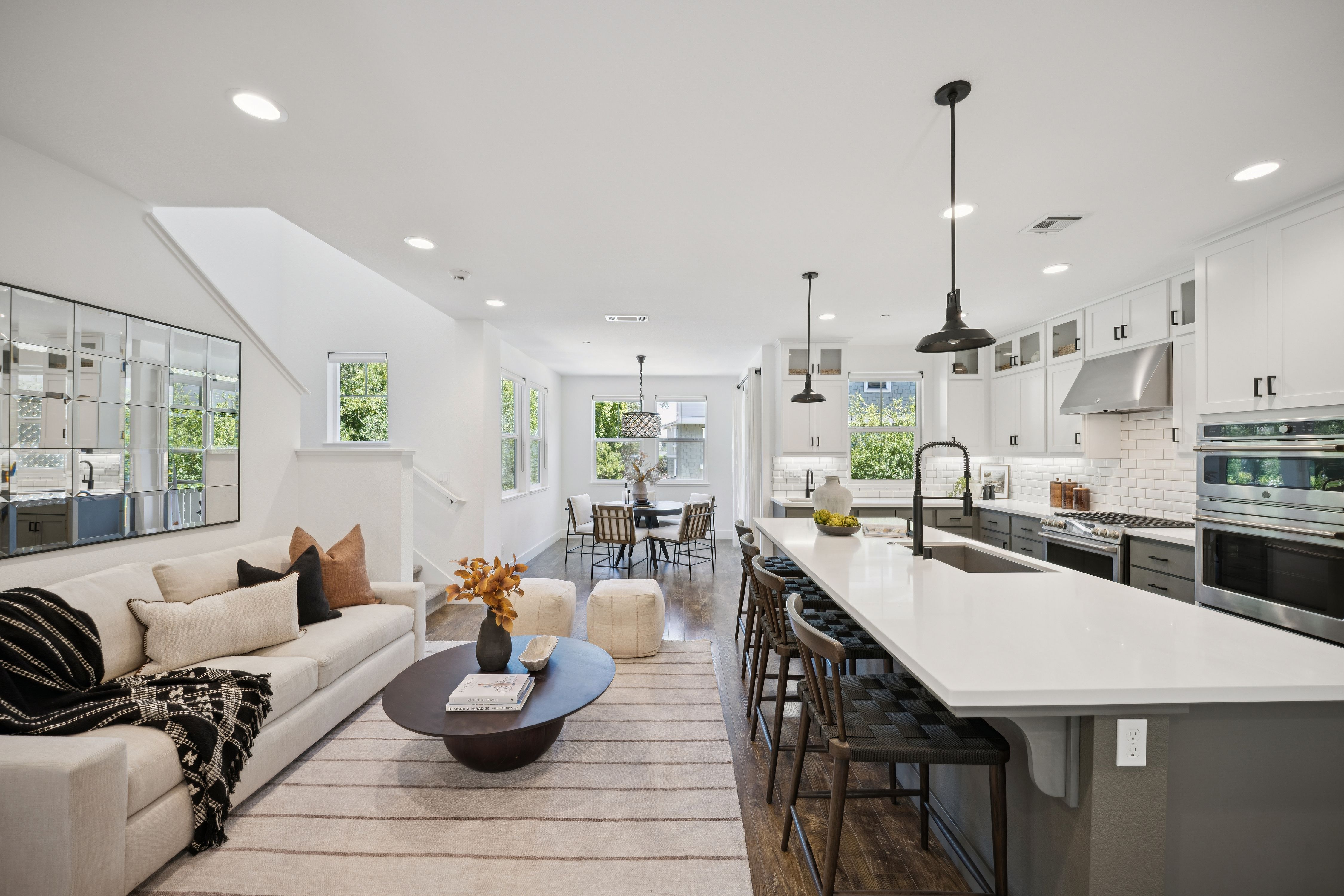  Move-in Ready Luxury Townhome - 物件實景