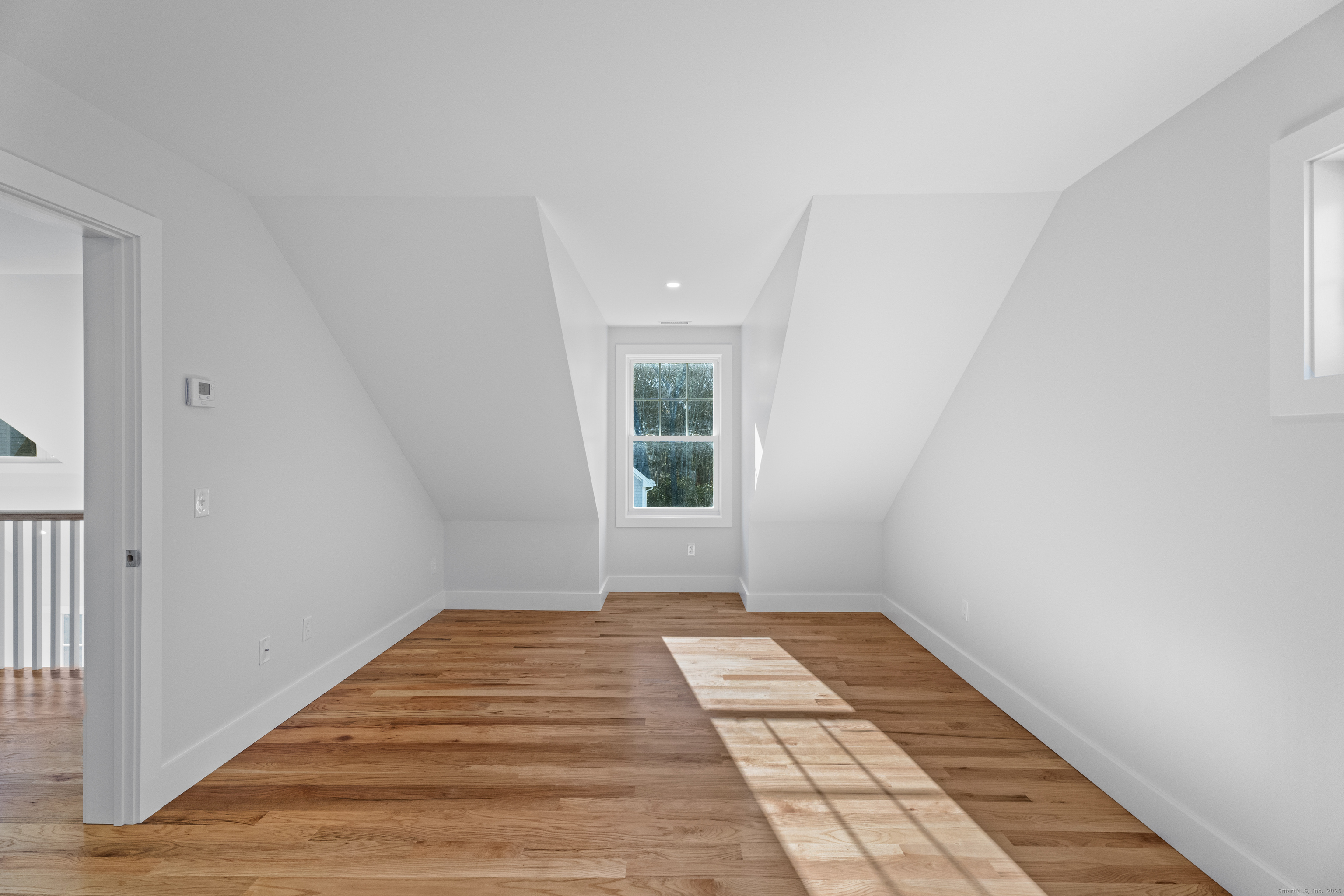 Waterford, Connecticut, 06385, United States, 2 Bedrooms Bedrooms, ,3 BathroomsBathrooms,Residential,For Sale,1995569