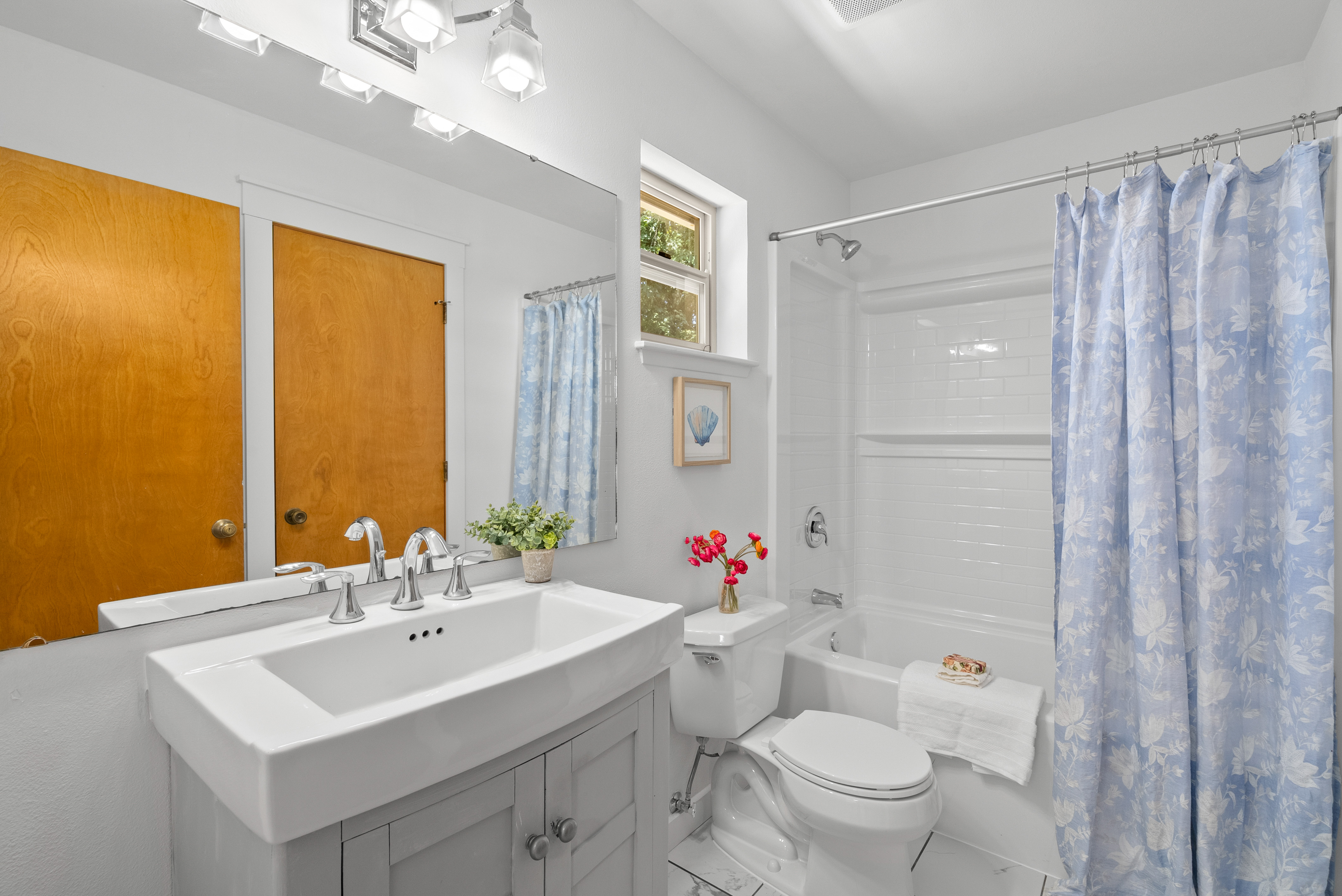  10109 NE Knight Rd, Bainbridge Island, WA 98110 - 物件實景